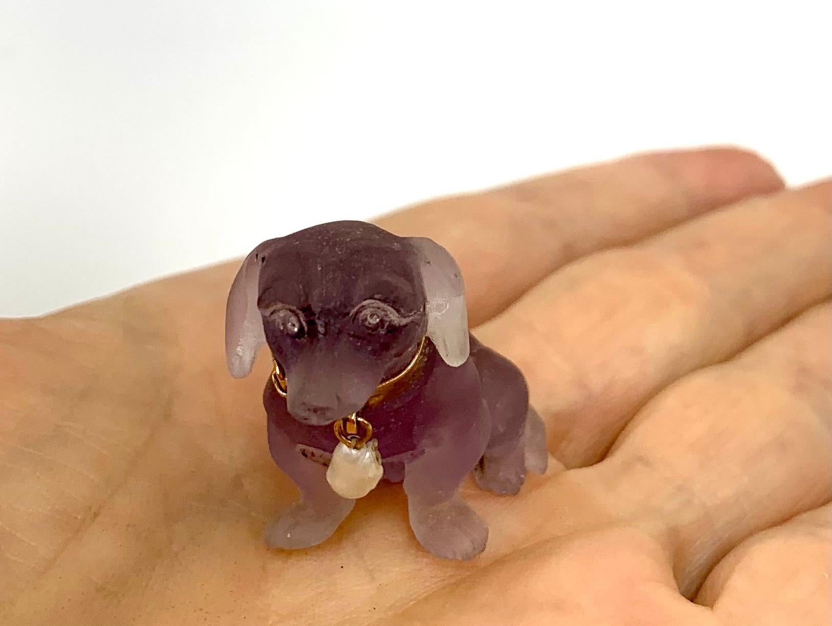 Seltene geschnitzt Amethyst Diamant natürliche Perle 18K Gelbgold Dackel (Europäisch) im Angebot