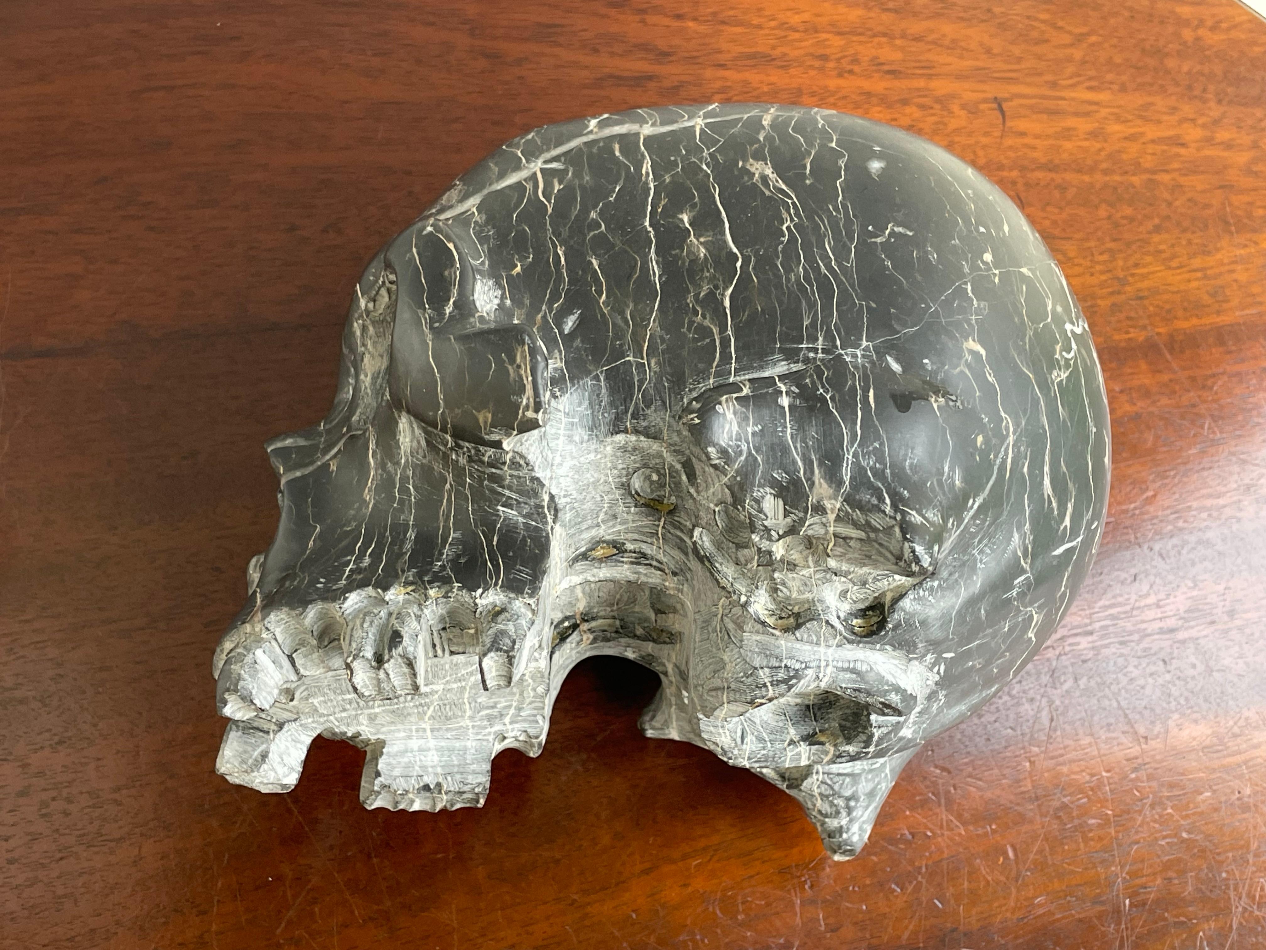 Rare Carved & Polished Black Marble and Veins Small Human Skull / Desk Sculpture In Excellent Condition In Lisse, NL