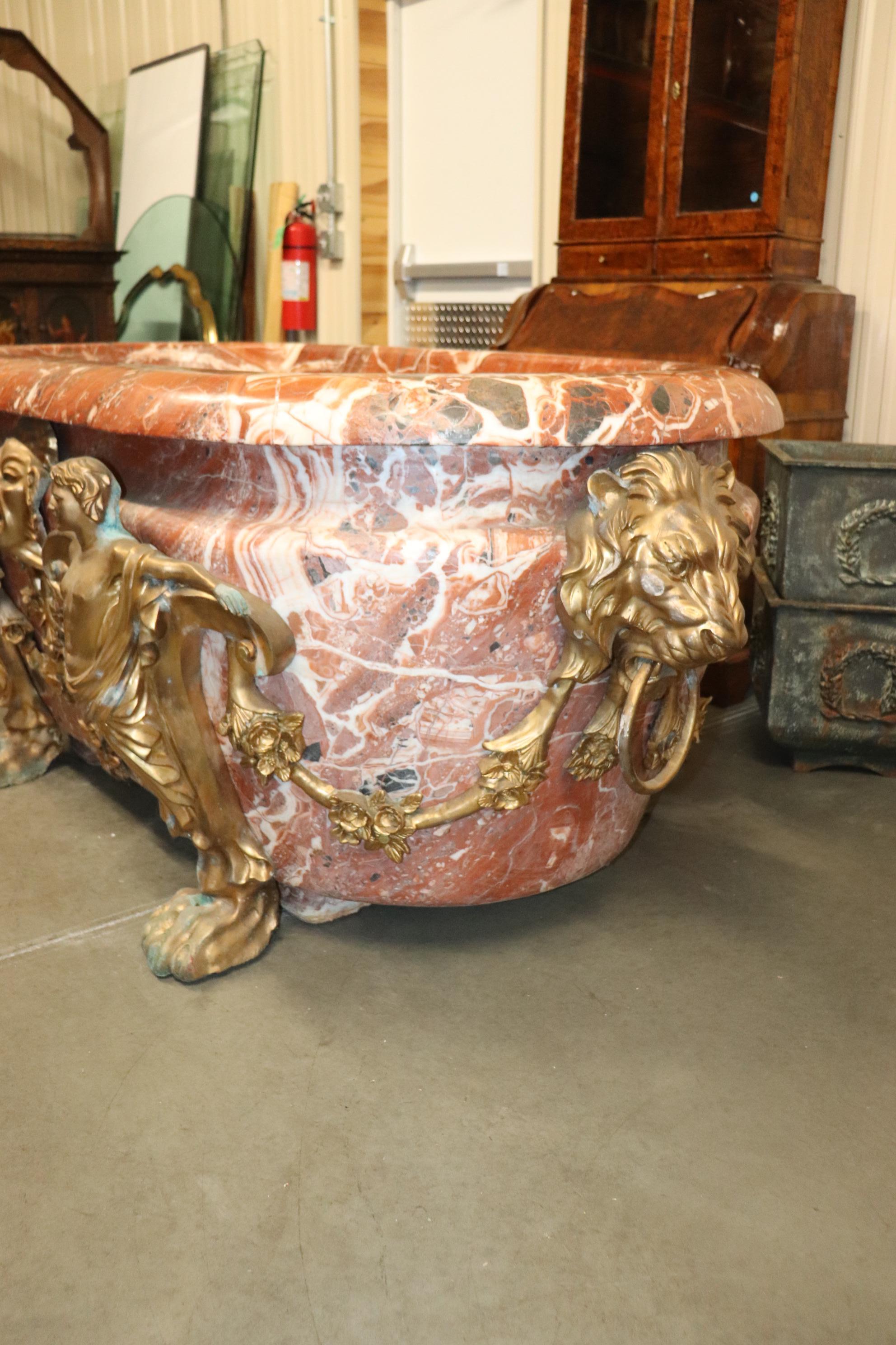 Rare Carved Solid Rouge Marble and Figural Bronze French Bathtub, circa 1930s 2