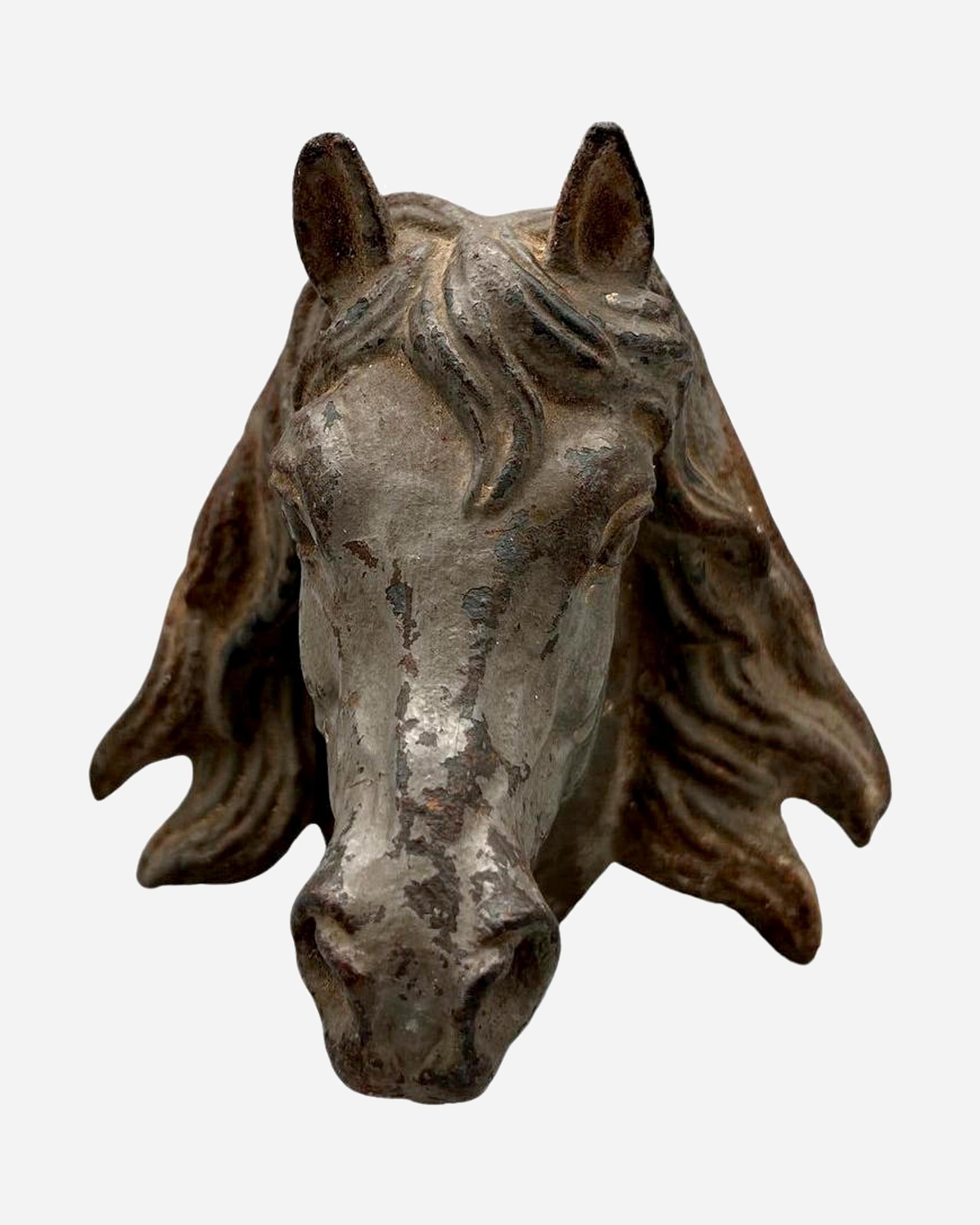 Rare antique halter door. Wrought iron bar ending with an elegant sculpted cast iron horse’s head.
Head width: 14 cm (5.51 inches)
Head height: 14 cm (5.51 inches)
Head depth: 10 cm (3.94 inches)
Total length: 42 cm (16.54 inches)
