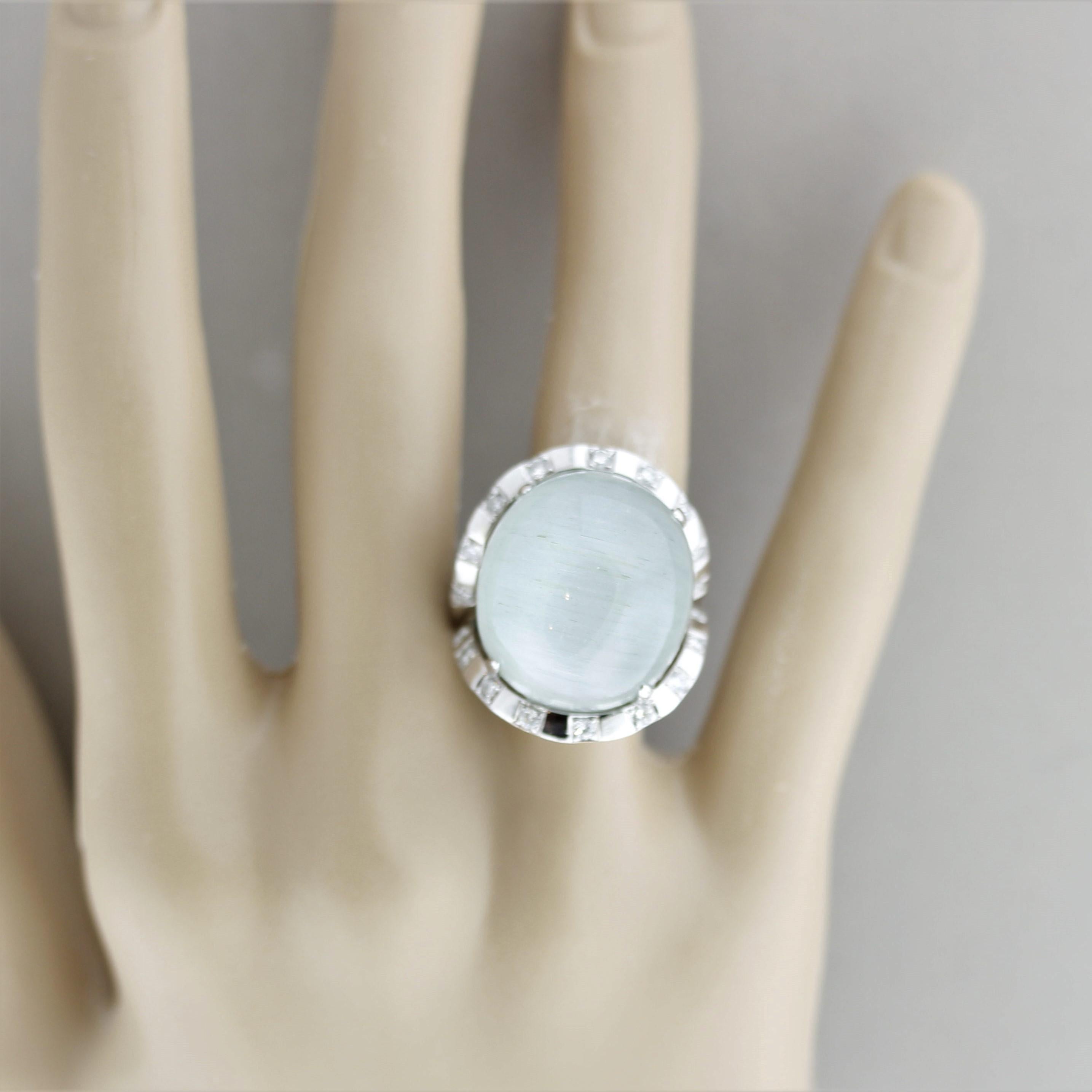 Women's Rare Cat’s Eye Aquamarine Diamond Gold Cocktail Ring For Sale