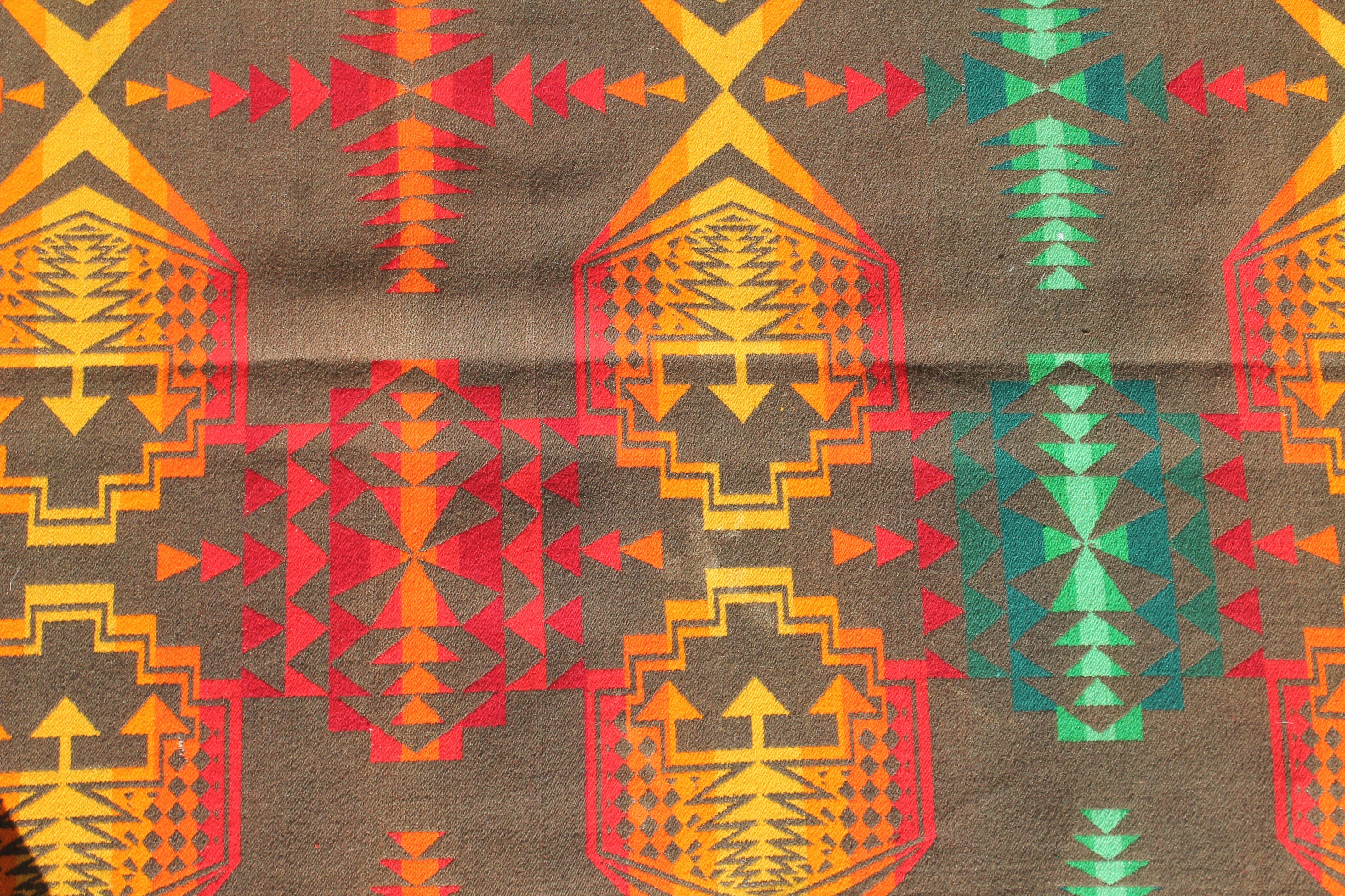 Rare Cayuse Pendleton Indian Design Camp Blanket 3