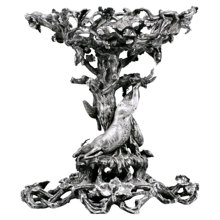 Rare Centerpiece with Game Old Christofle, Bronze, circa 1860 For Sale