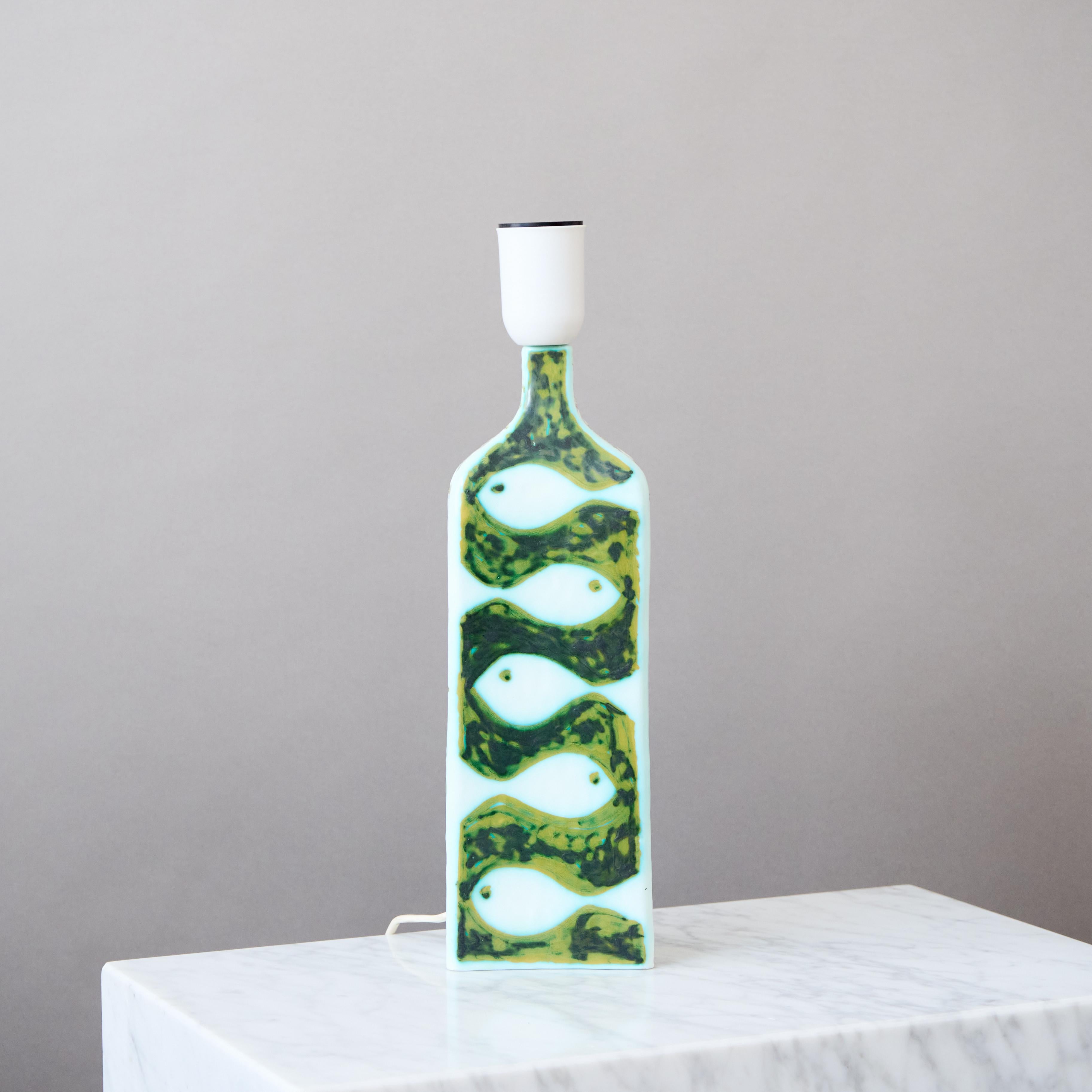 Mid-Century Modern Rare Ceramic Alessio Tasca Table Lamp, Italy, 1960. Green White Fish Raymor For Sale