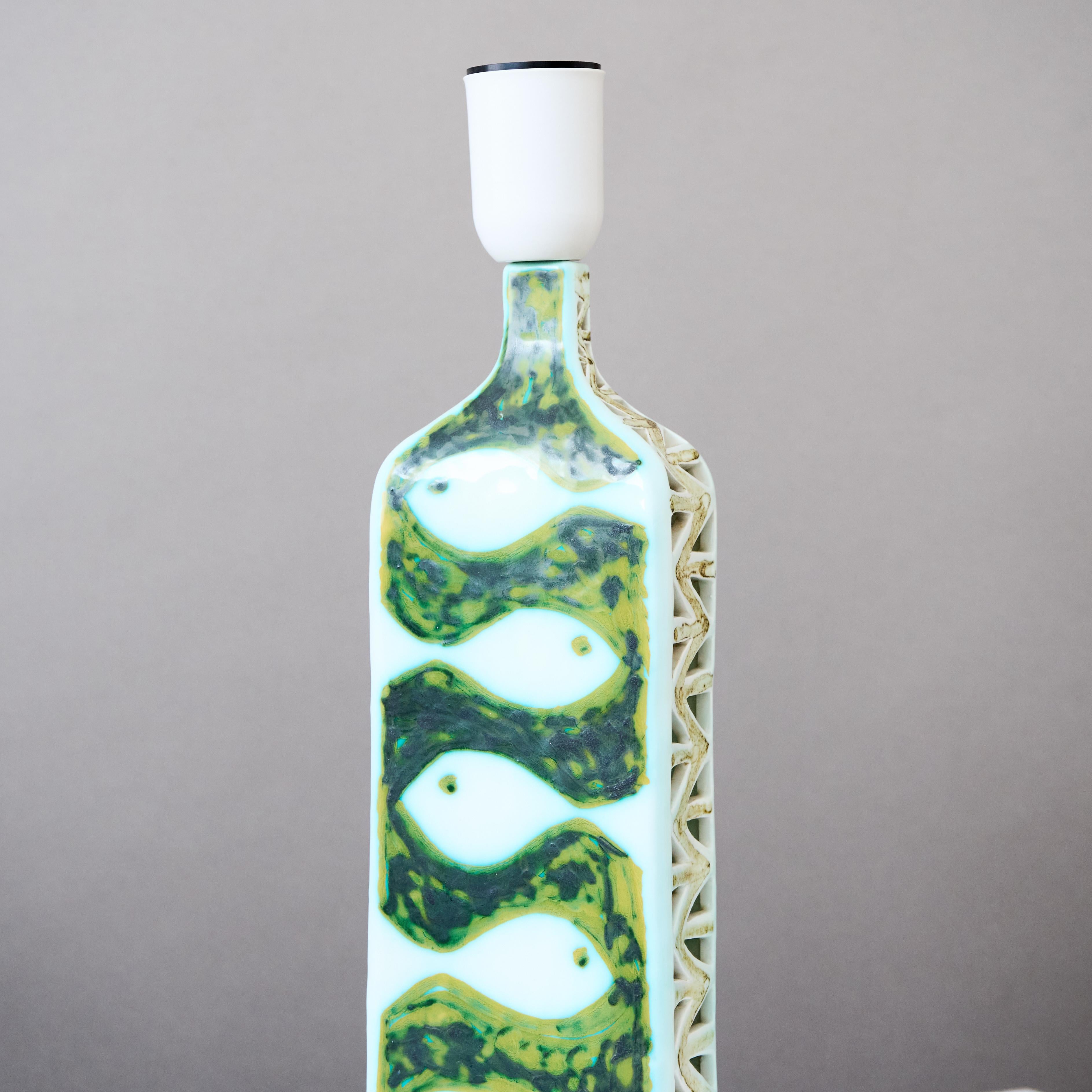 Rare Ceramic Alessio Tasca Table Lamp, Italy, 1960. Green White Fish Raymor In Good Condition For Sale In Malmö, SE