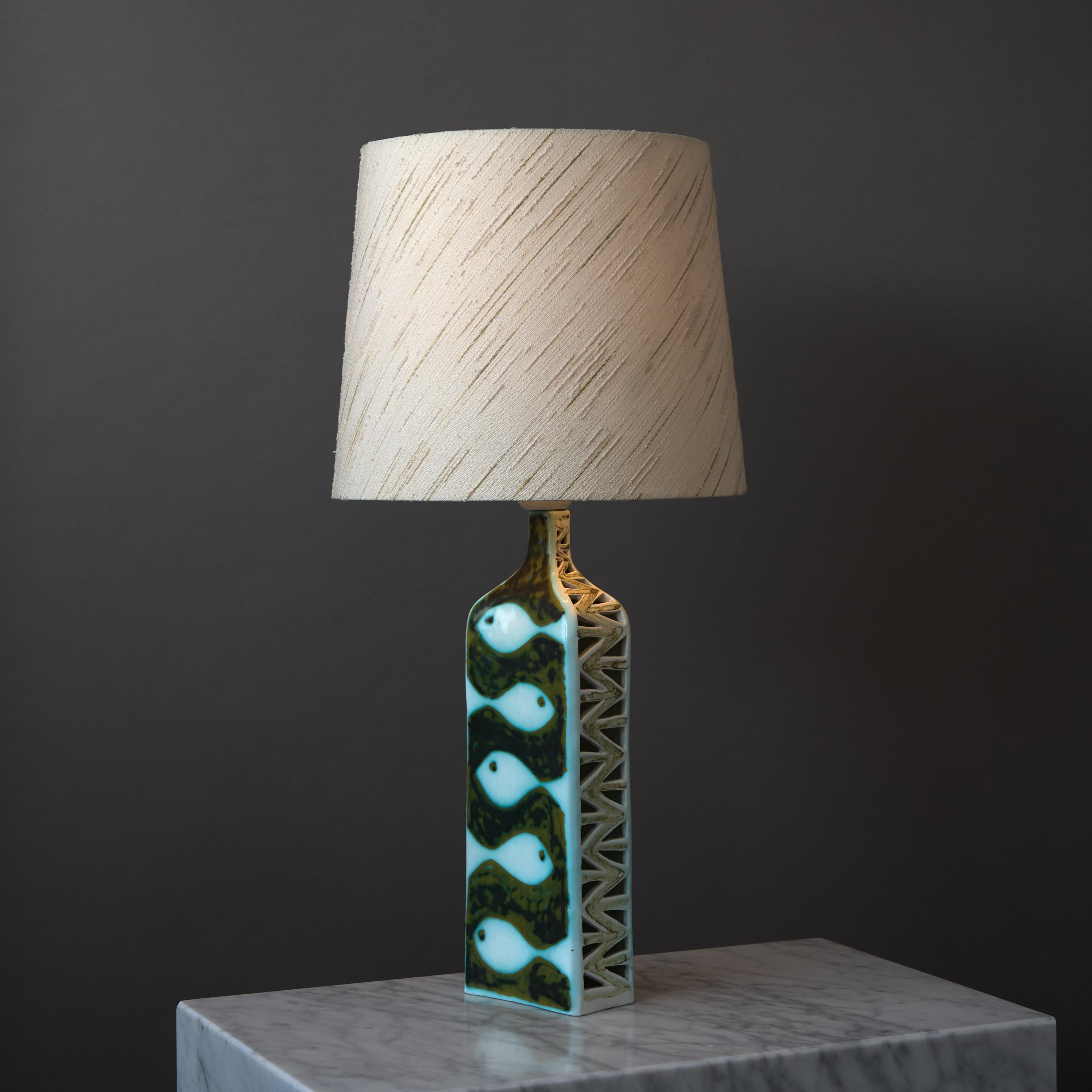 Rare Ceramic Alessio Tasca Table Lamp, Italy, 1960. Green White Fish Raymor For Sale 1