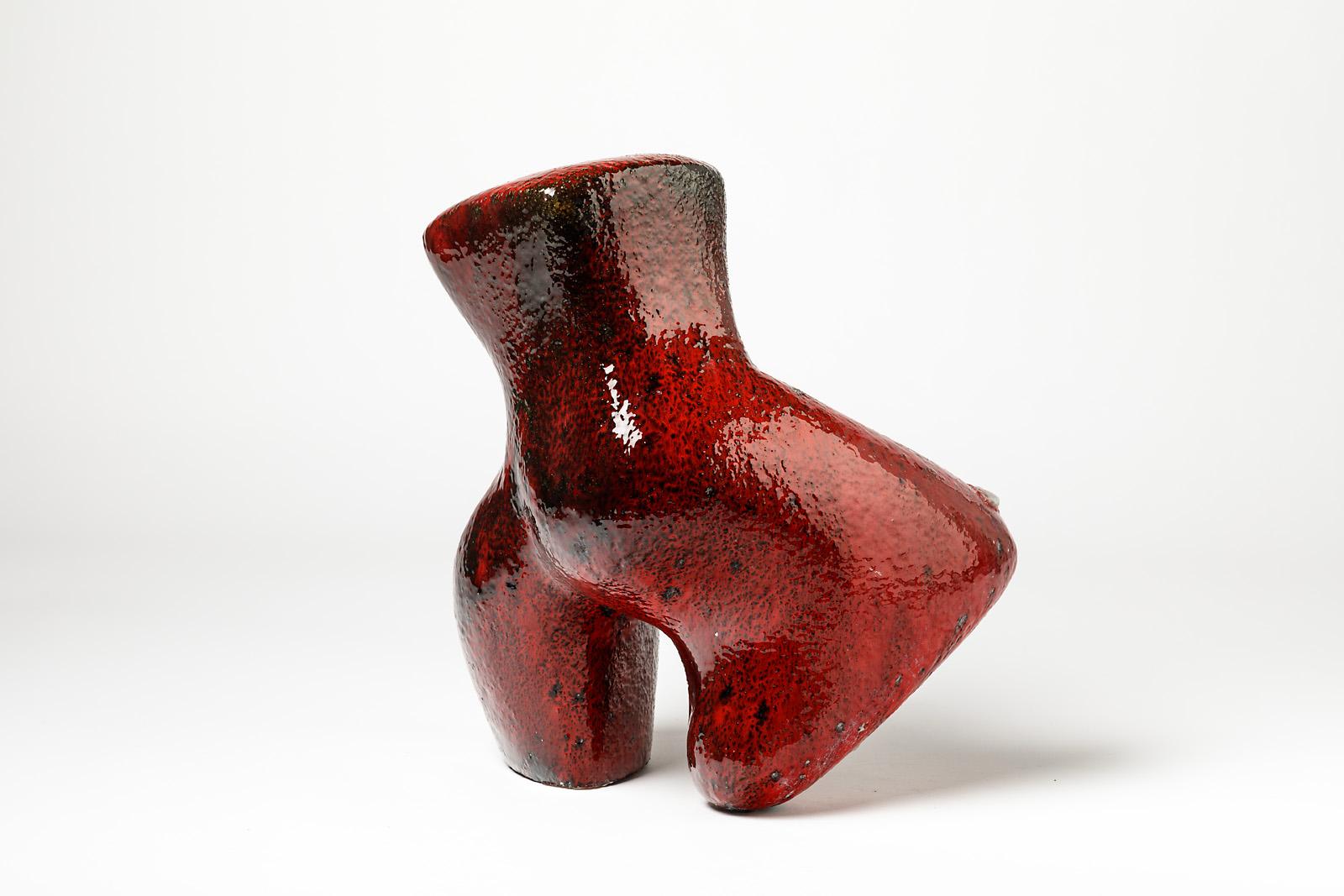 Rare Ceramic Sculpture with Red Glaze Decoration by Tim Orr In Excellent Condition For Sale In Saint-Ouen, FR