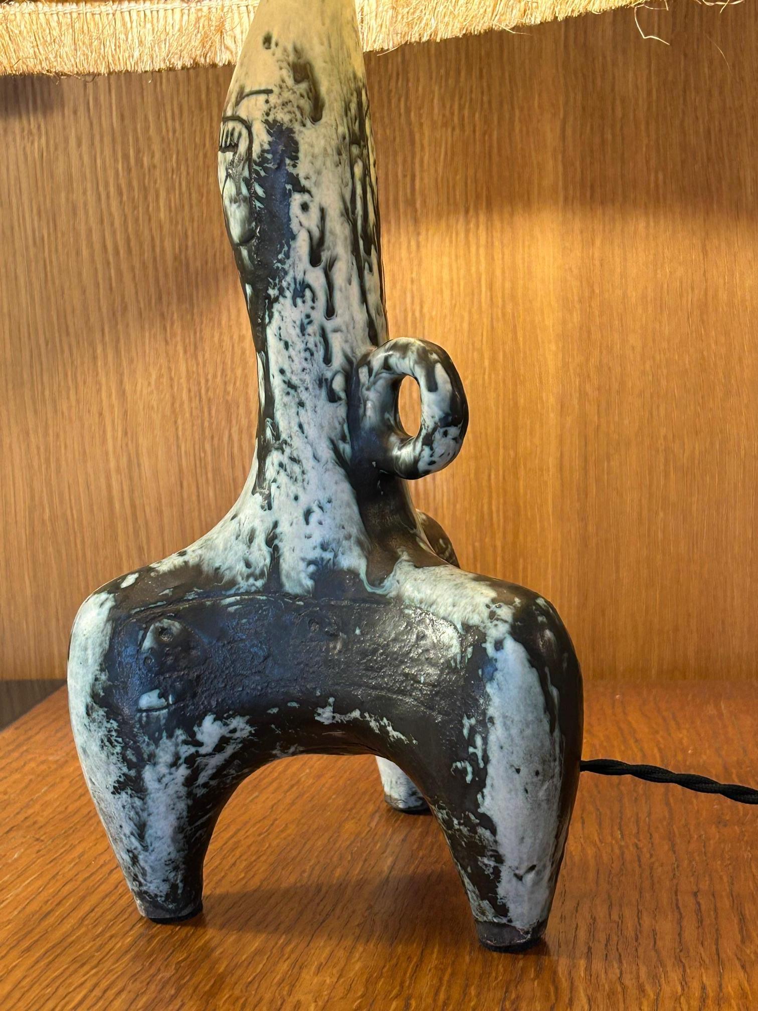 Rare ceramic table lamp by Jacques Blin, France, 1960's en Bueno estado para la venta en Paris, FR