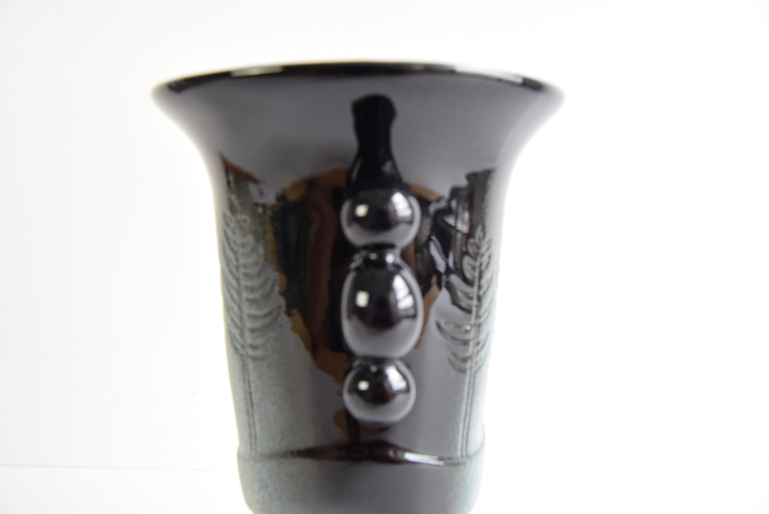 Raro vaso in ceramica, Cecoslovacchia, anni '60. in vendita 4