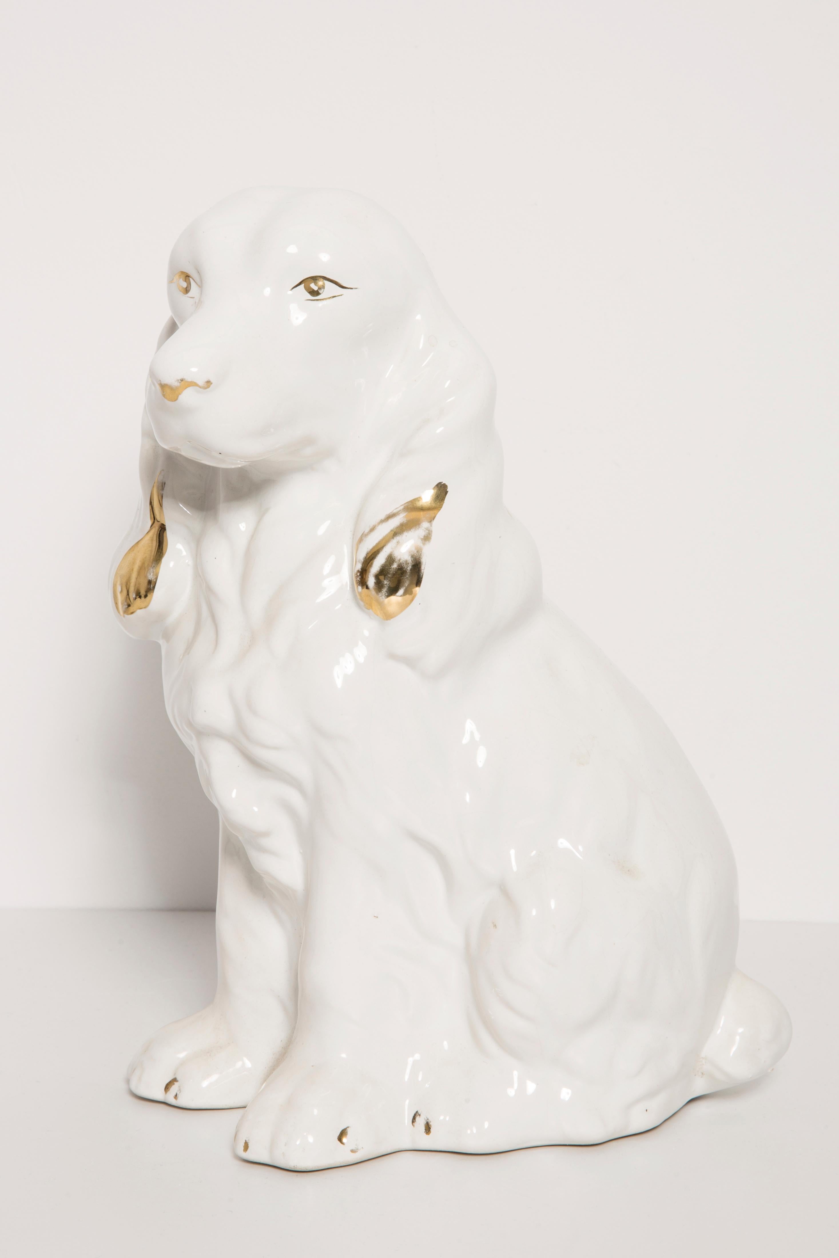 Rara Escultura Decorativa de Cerámica Blanca Perro Spaniel Pequeño, Italia, Años 60 Moderno de mediados de siglo en venta