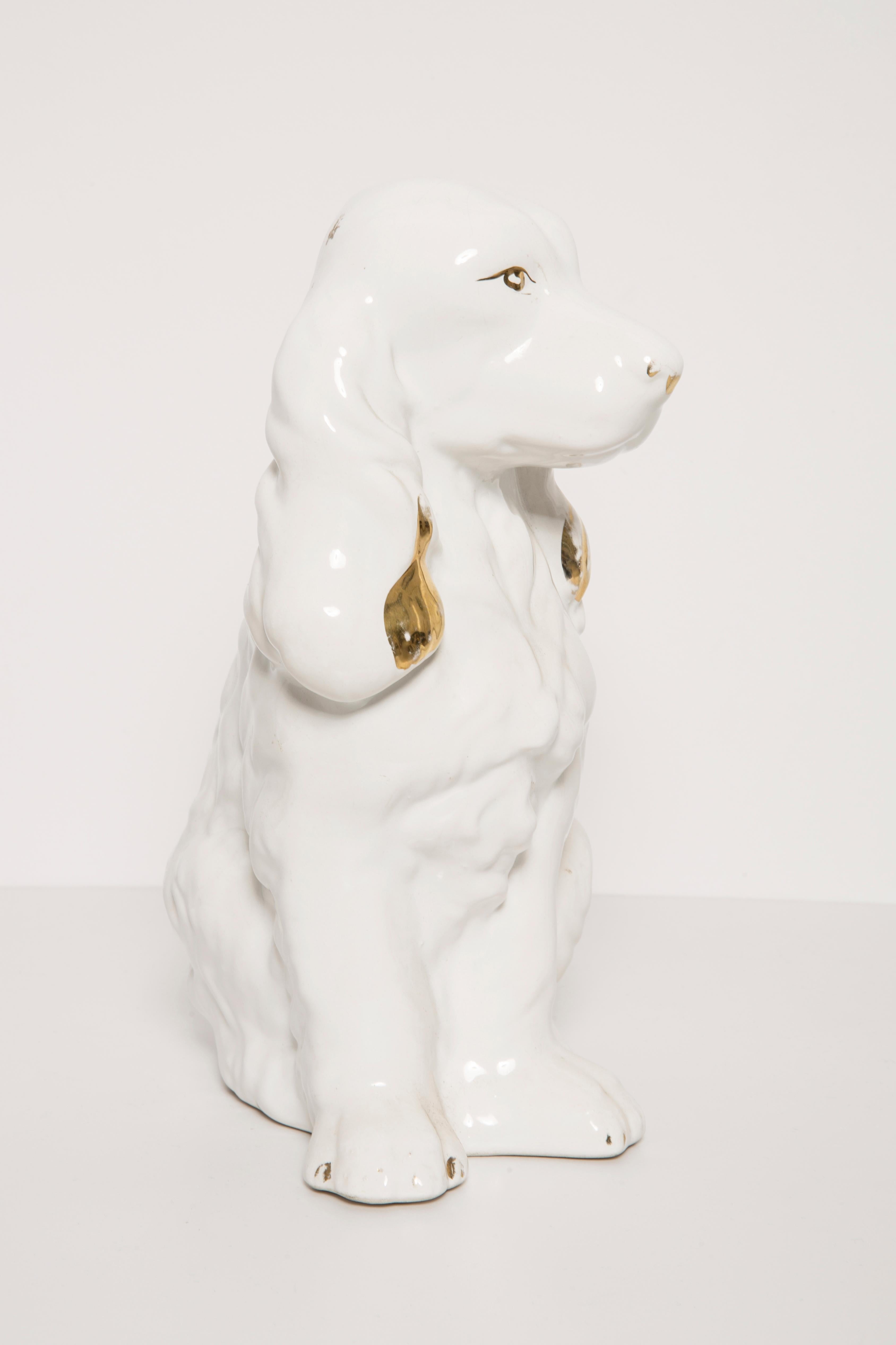 Rare sculpture décorative en céramique blanche représentant un petit chien épagneul, Italie, années 1960 en vente 1