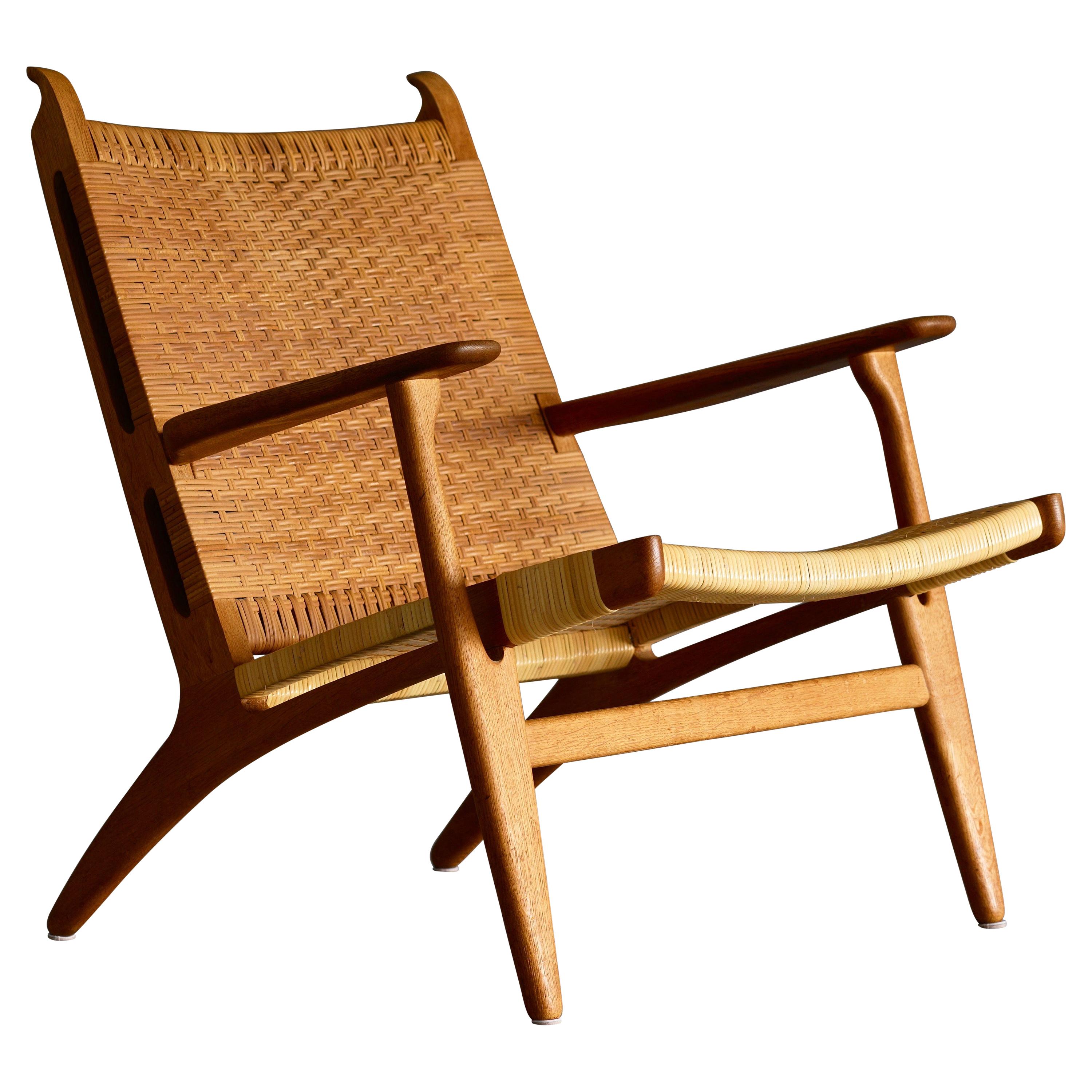 Rare Ch 27 by Hans Wegner in Solid Oak For Sale