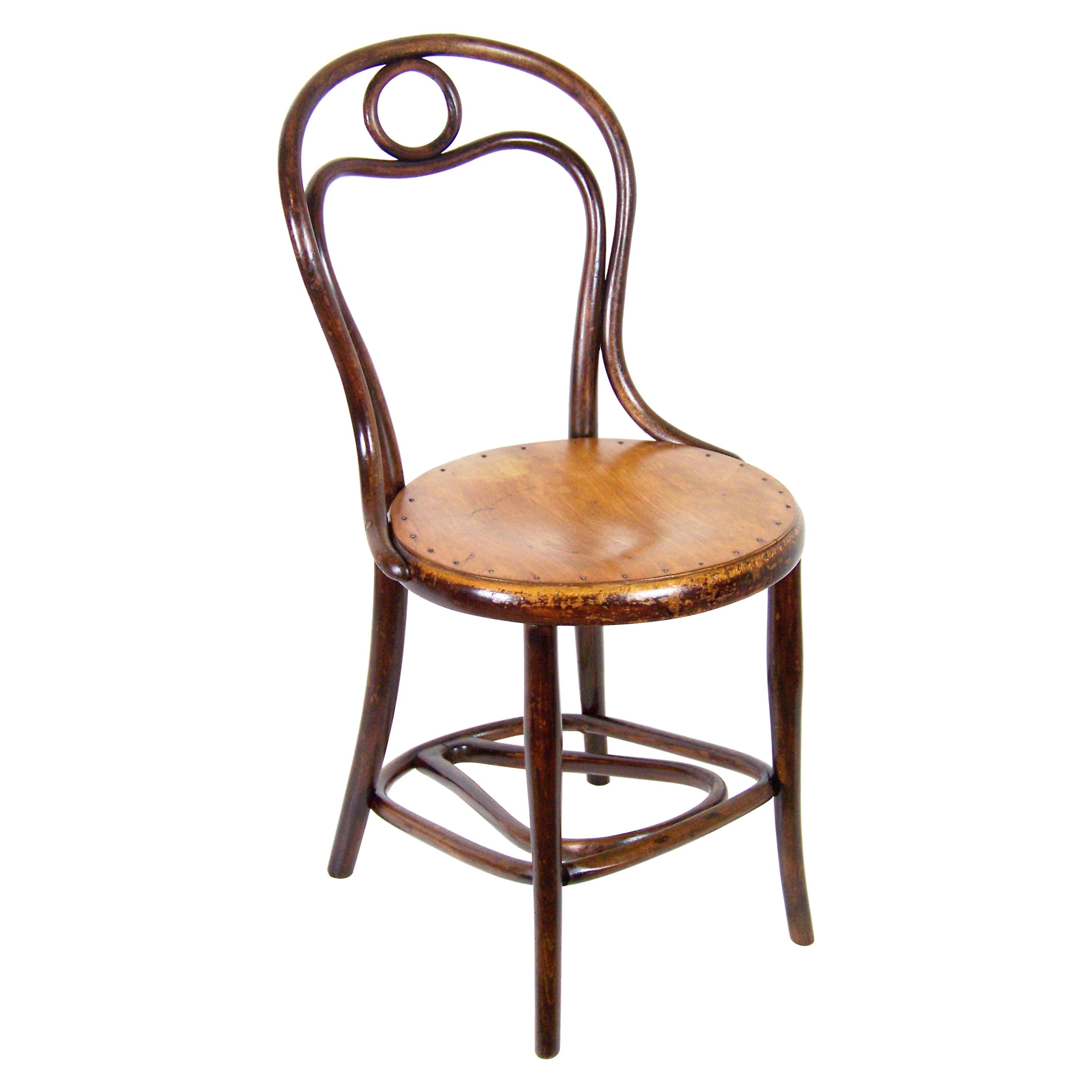 Rare Chair Thonet Nr.31 with Shoe Remover For Sale
