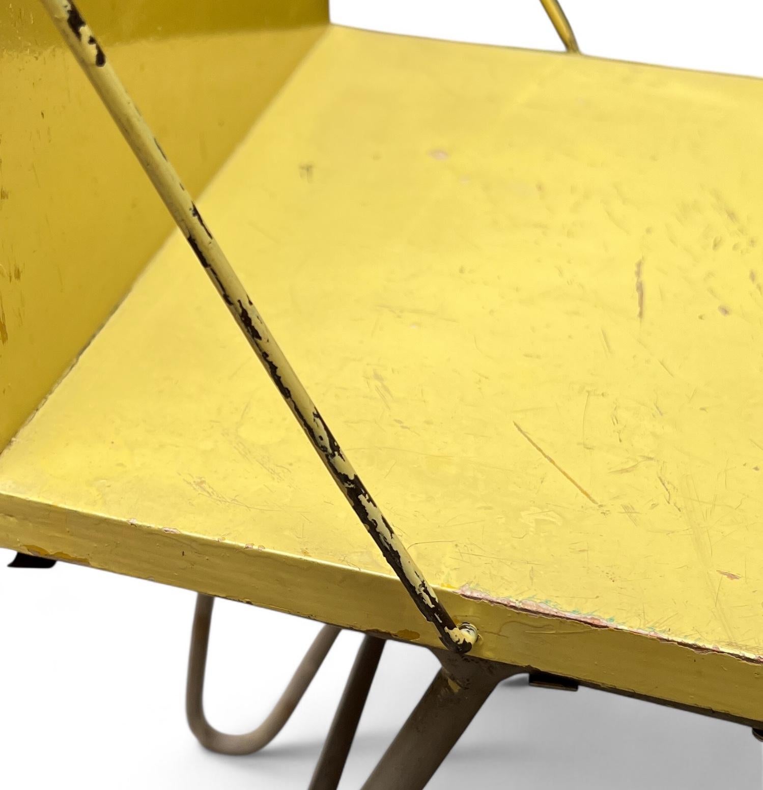 Seltener Stuhl mit lackiertem Sperrholz von Gerrit Jr. Rietveld, 1954 im Zustand „Gut“ im Angebot in AMSTERDAM, NL