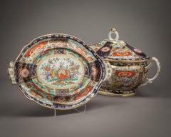 Rare Chamberlain's Worcester Covered Tureen on Stand, circa 1820