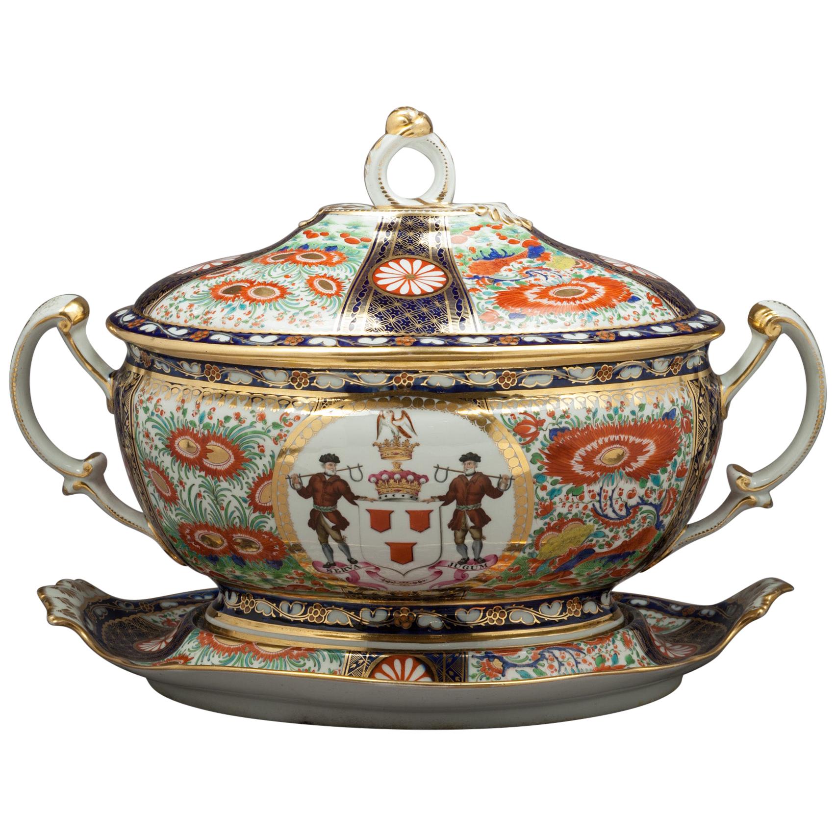 Rare Chamberlain's Worcester Covered Tureen on Stand, circa 1820 For Sale