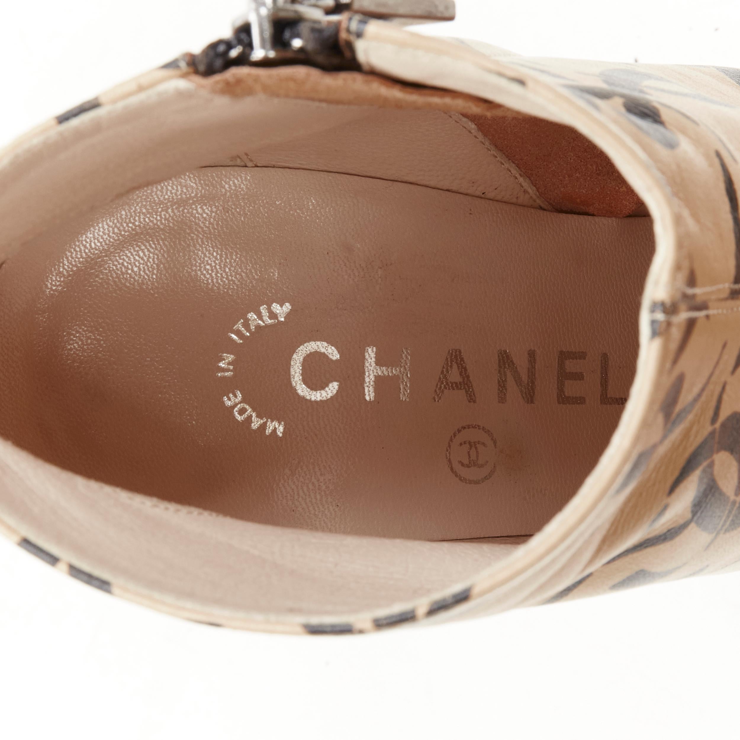rare CHANEL 00A beige nude marked CC logo toe cap ankle bootie EU37 For Sale 4
