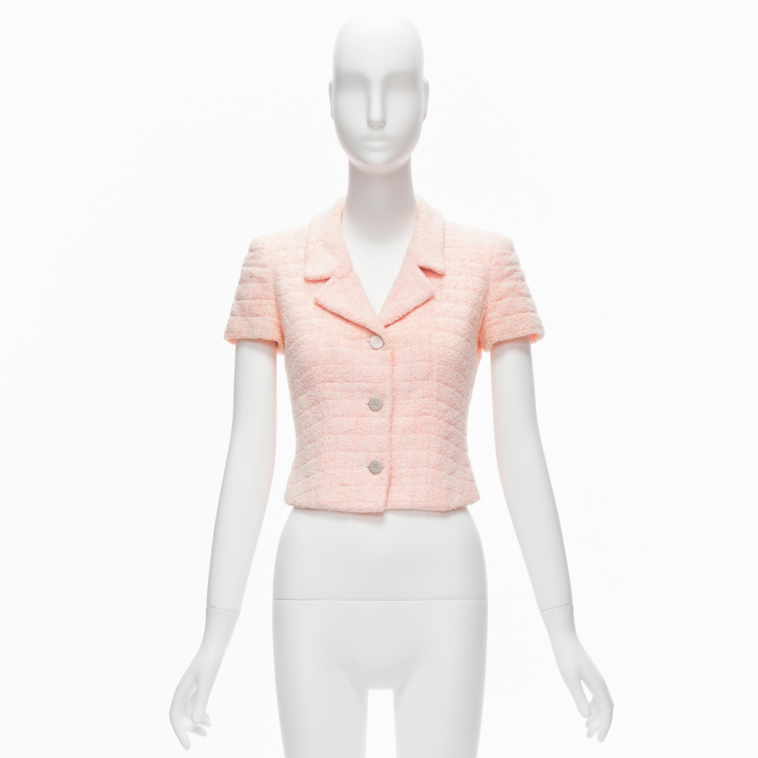 CHANEL 00T Veste courte en tweed rose avec boutons et logo CC vintage, Taille FR38 6
