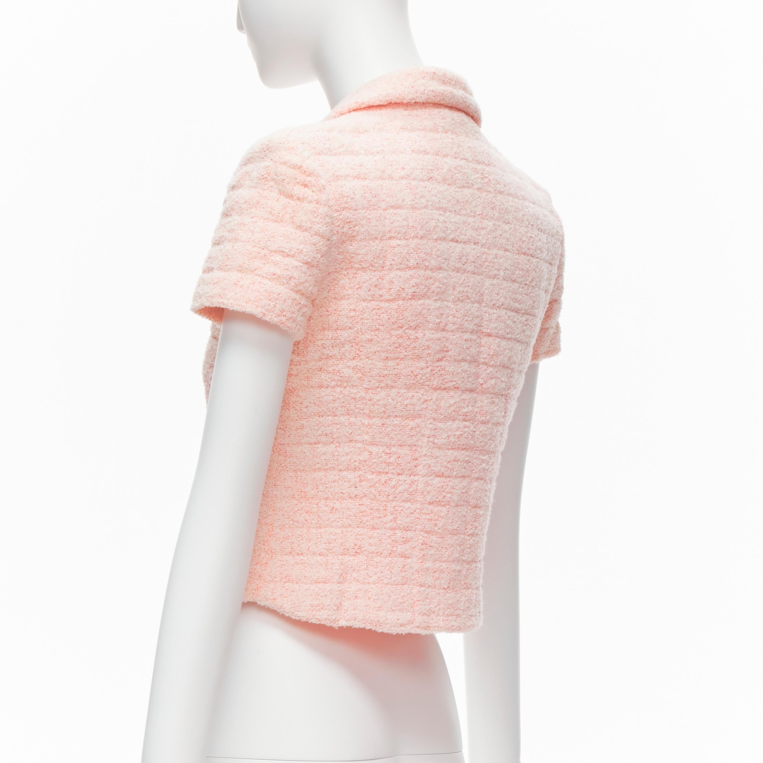 CHANEL 00T Veste courte en tweed rose avec boutons et logo CC vintage, Taille FR38 2