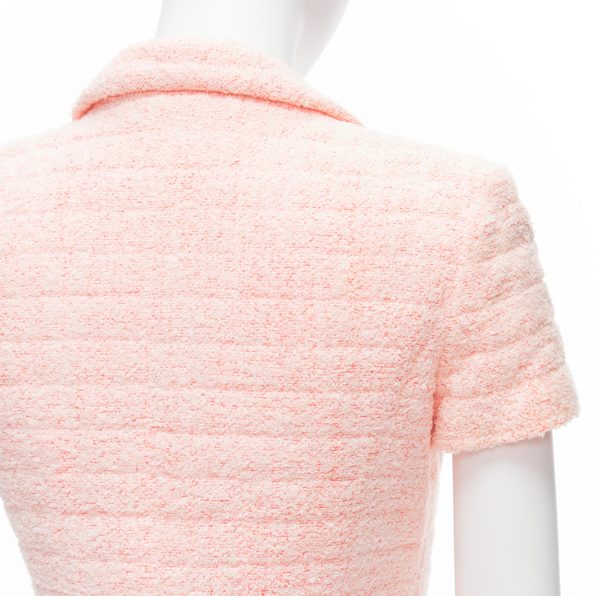 CHANEL 00T Veste courte en tweed rose avec boutons et logo CC vintage, Taille FR38 4