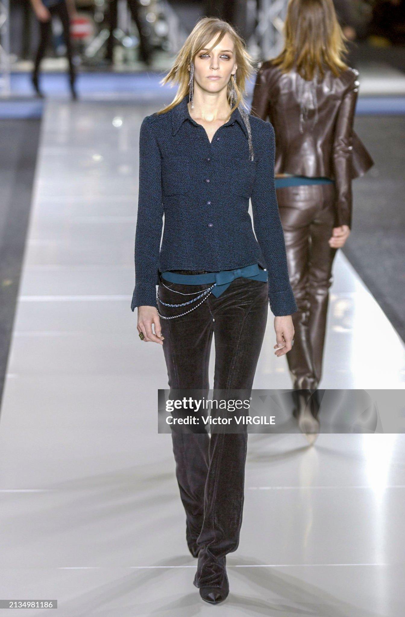 Rare! Chanel 02A 2002 / 2003 Fall / winter RTW leather pantsuit runway For Sale 8