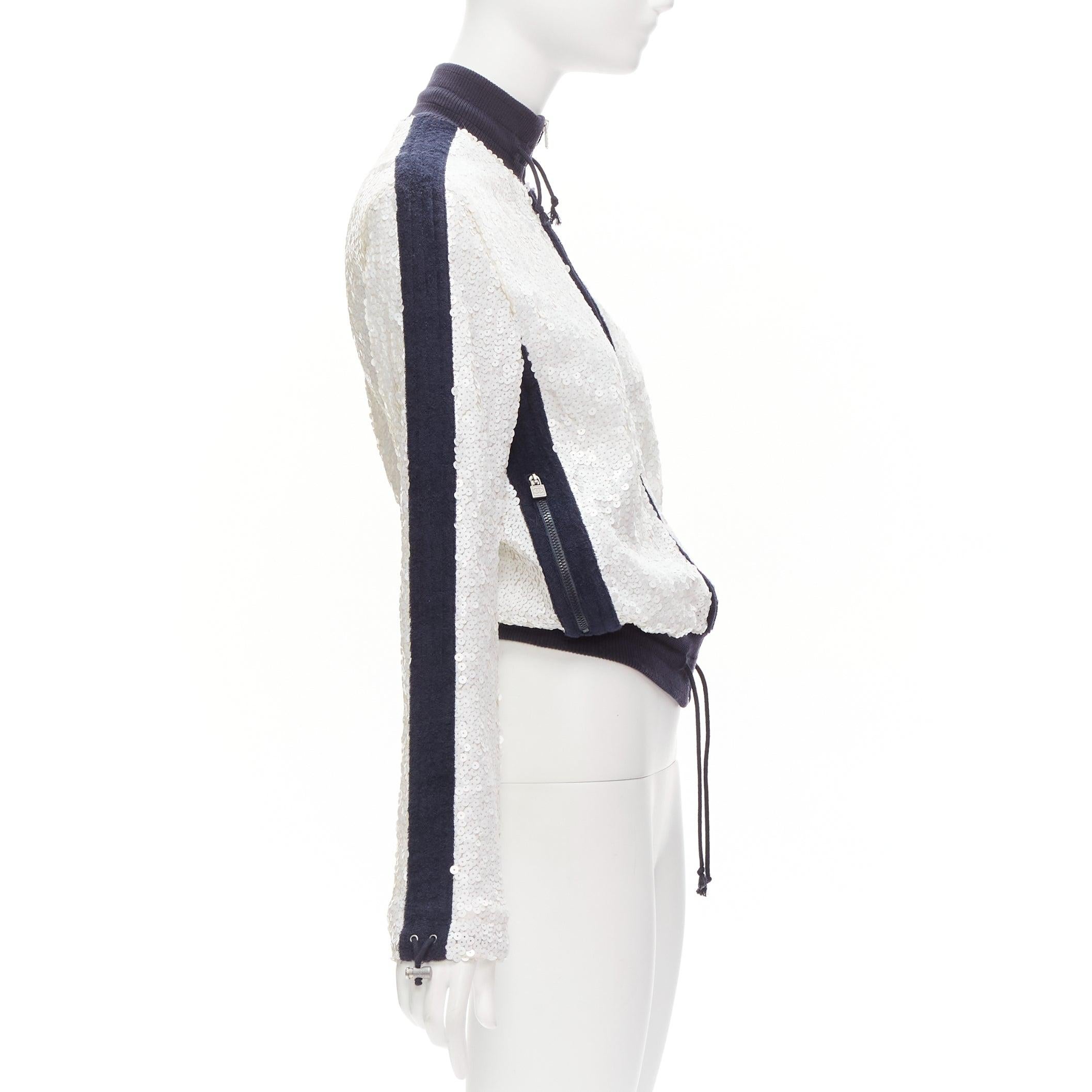CHANEL 08C SPORTS rare veste de course avec bordure noire et sequins blancs FR38 M Pour femmes en vente