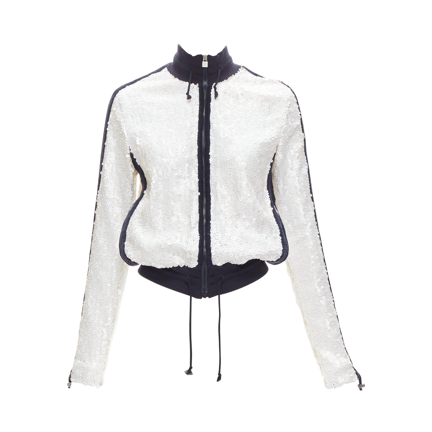 CHANEL 08C SPORTS rare veste de course avec bordure noire et sequins blancs FR38 M