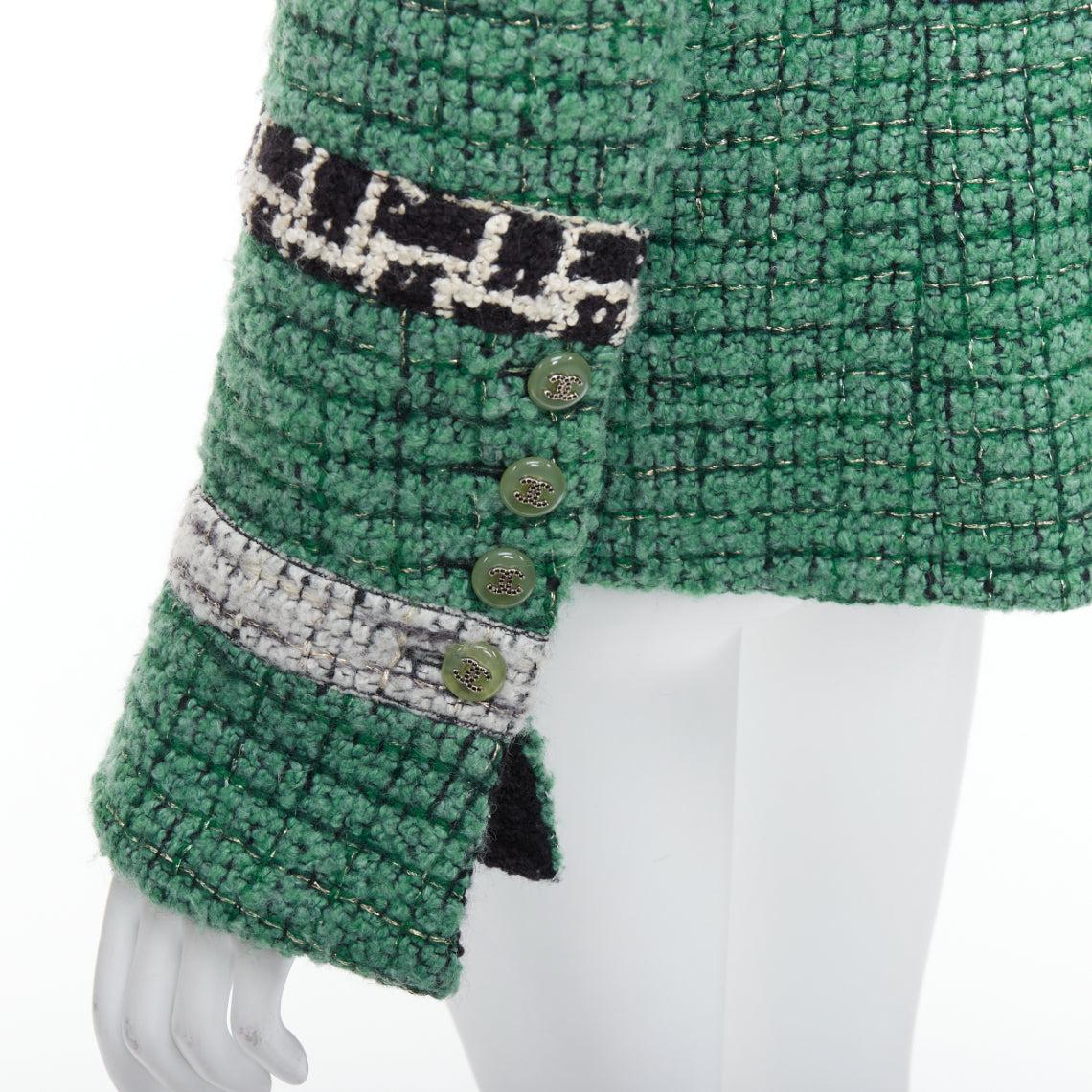 rare CHANEL 09K Lesage Fantasy Tweed Runway jade green CC 4-pocket jacket FR50
Reference: BMPA/A00271
Brand: Chanel
Designer: Karl Lagerfeld
Model: P36831W04383
Collection: 09K - Runway
Material: Wool, Blend
Color: Green, Black
Pattern: