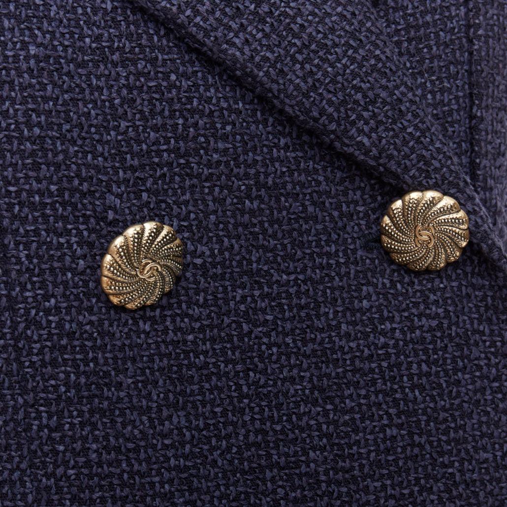 CHANEL 12P doré bleu marine tweed à poches doubles CC FR38 M en vente 3