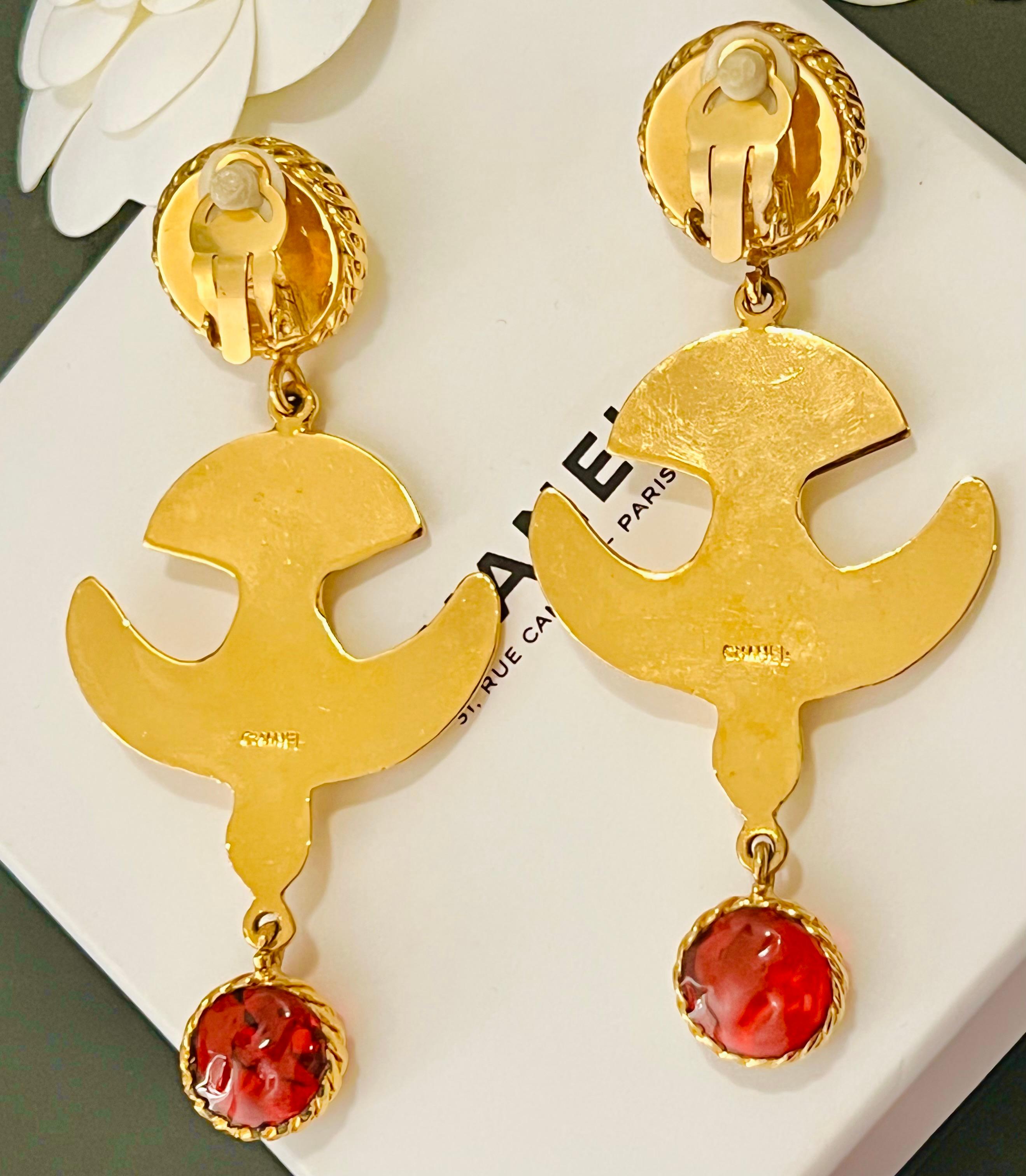Women's Rare Chanel 1970’s Gripoix bird earrings drop earrings  For Sale