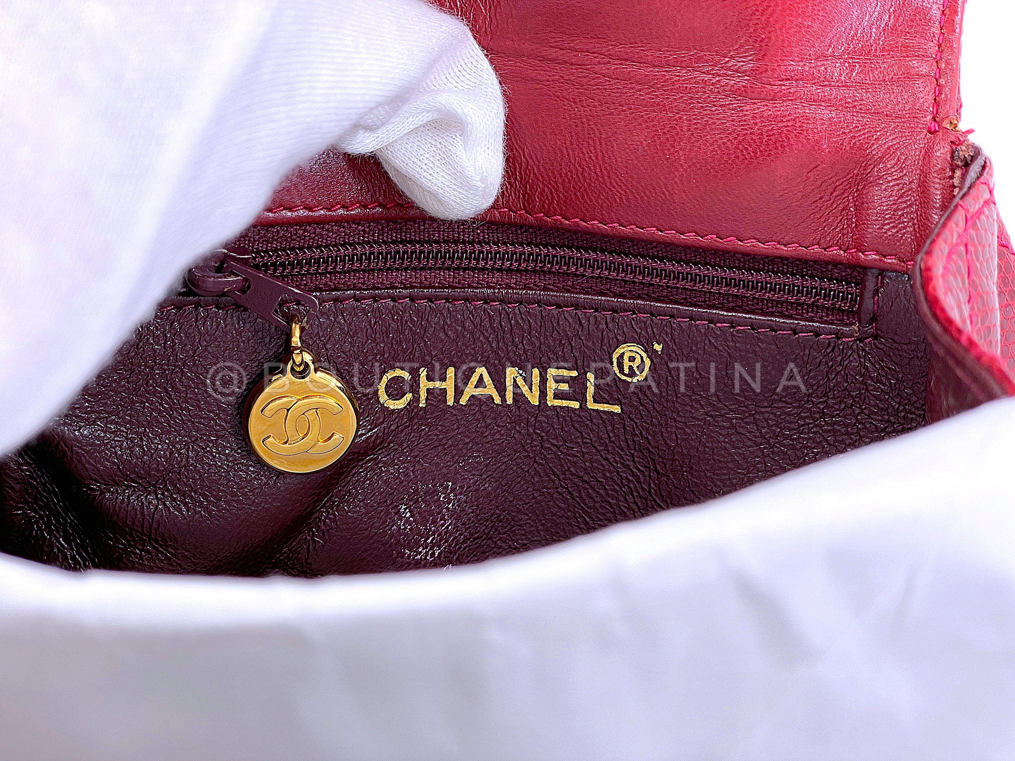 Rare Chanel 1980s Vintage Red Lizard Etched Chain Round Mini Flap Bag 67290 For Sale 6