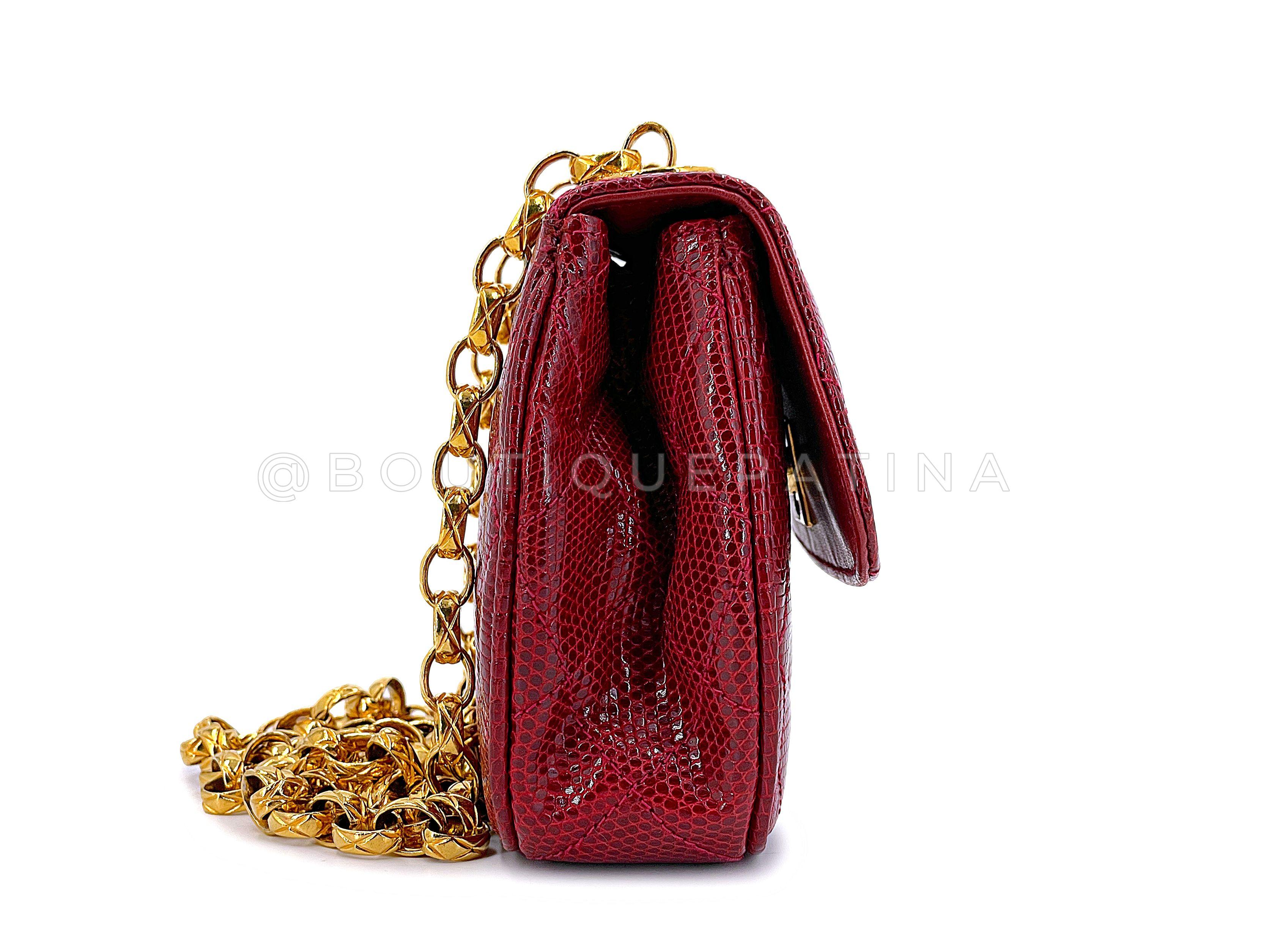 Women's Rare Chanel 1980s Vintage Red Lizard Etched Chain Round Mini Flap Bag 67290 For Sale