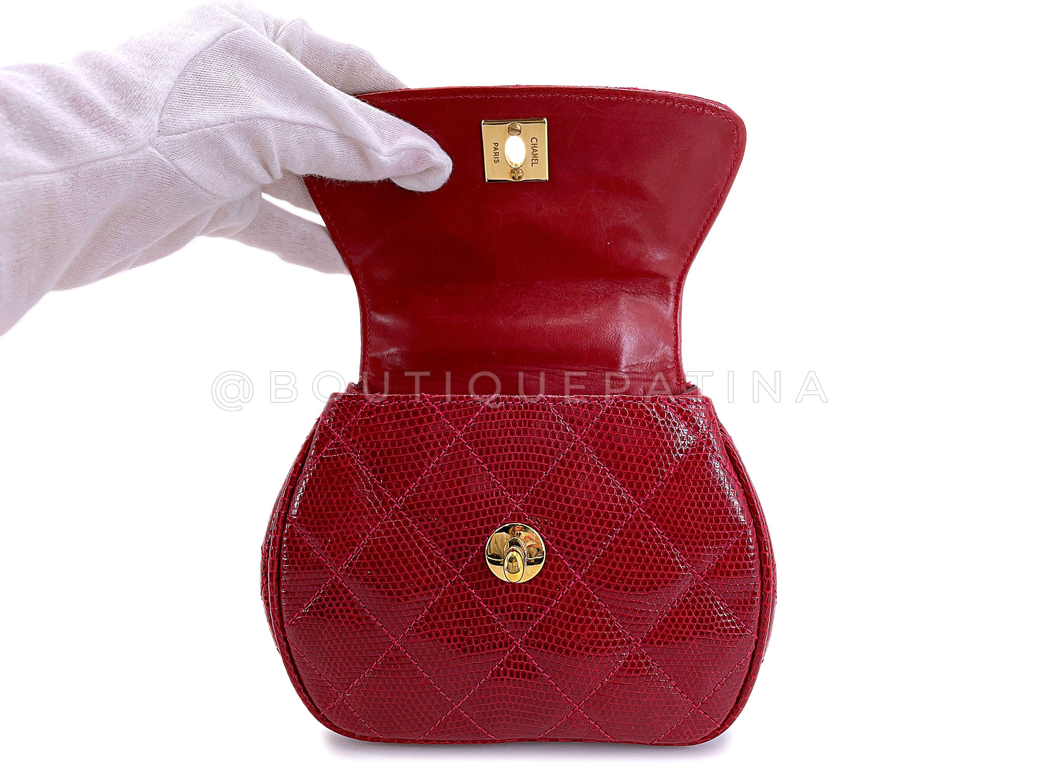 Rare Chanel 1980s Vintage Red Lizard Etched Chain Round Mini Flap Bag 67290 For Sale 5
