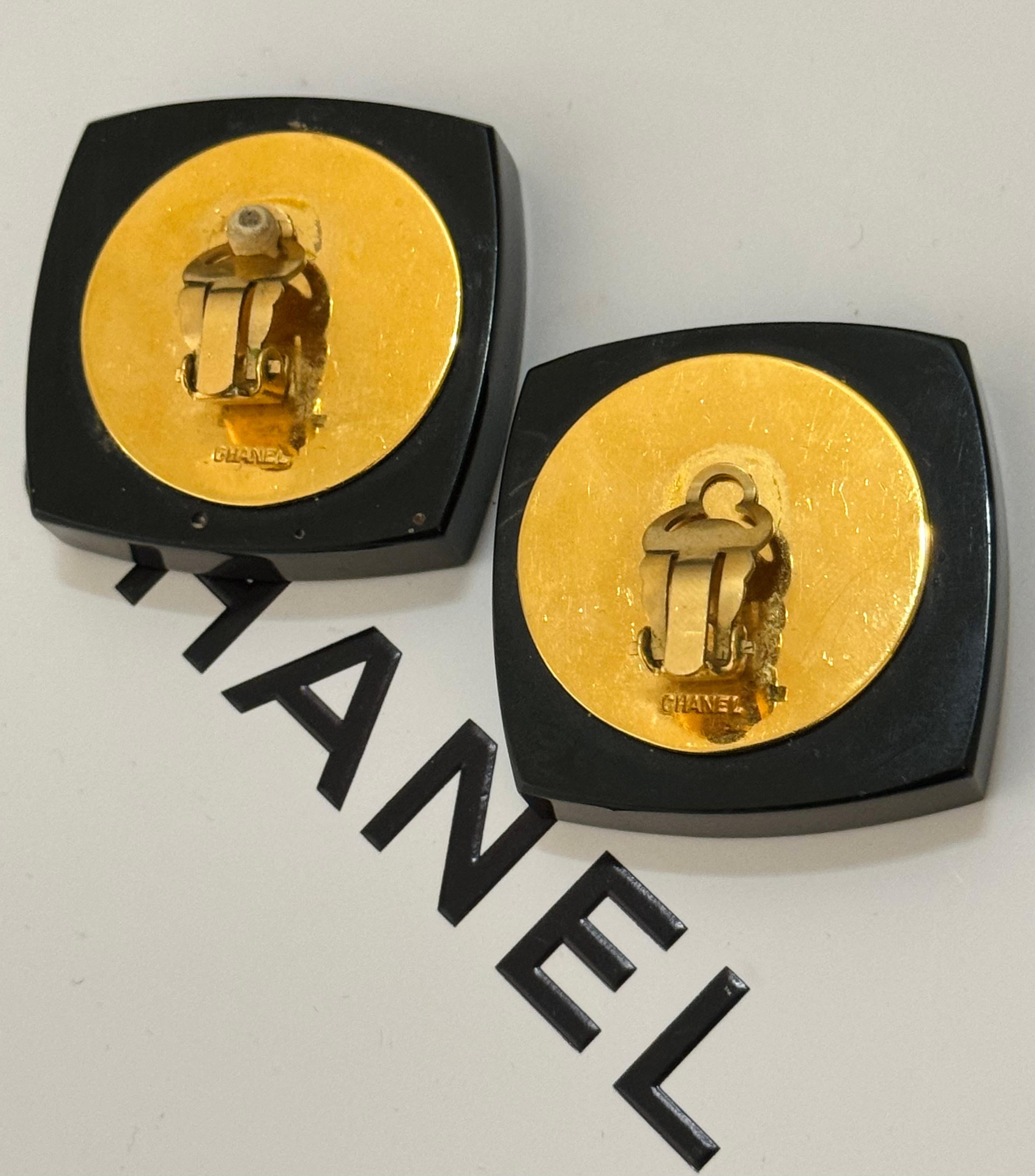 Rare Chanel Autumn winter 1988 CC logo 24k gold plated black resin square clip on earrings 