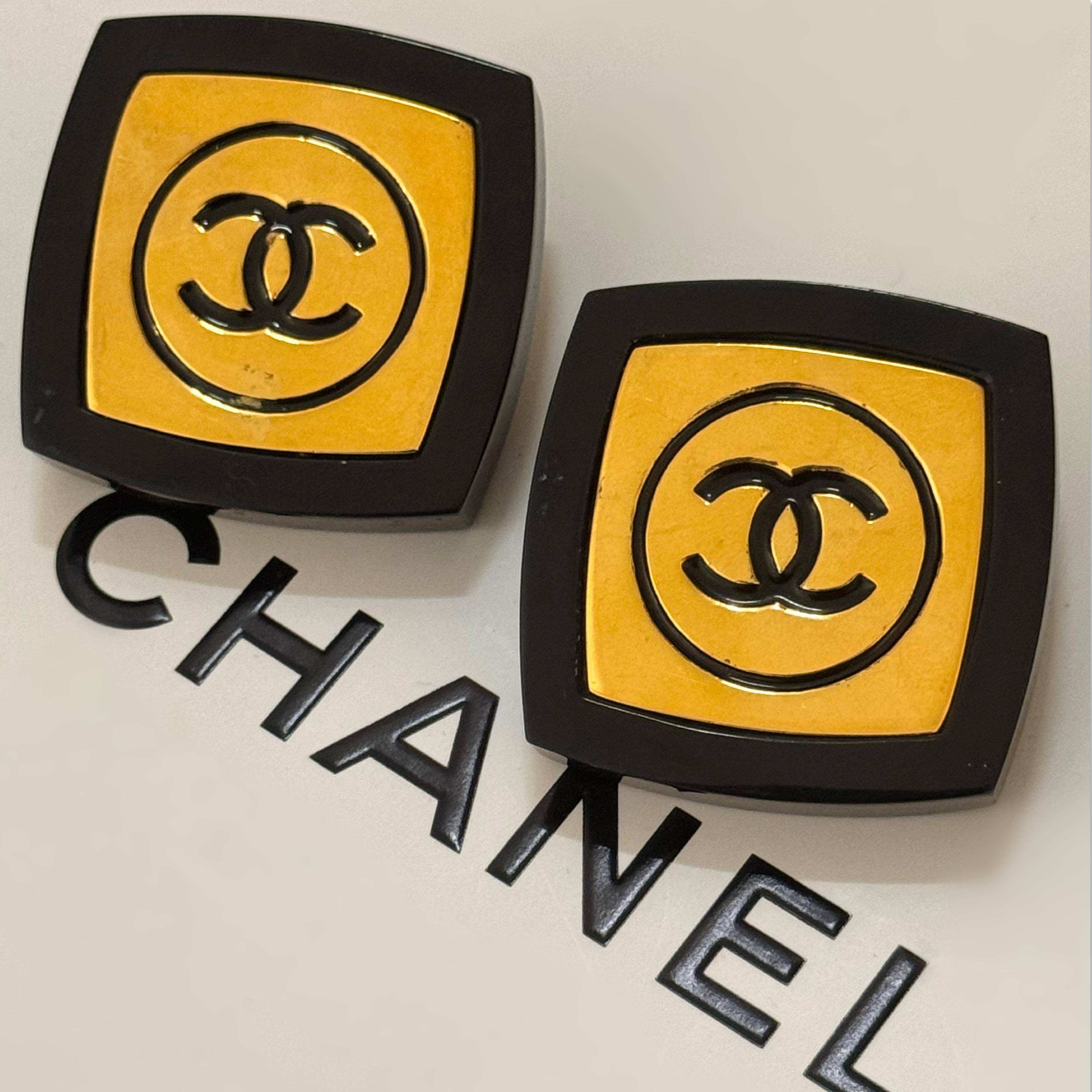 Seltene Chanel 1988 Quadratische Clip-Ohrringe  Damen im Angebot