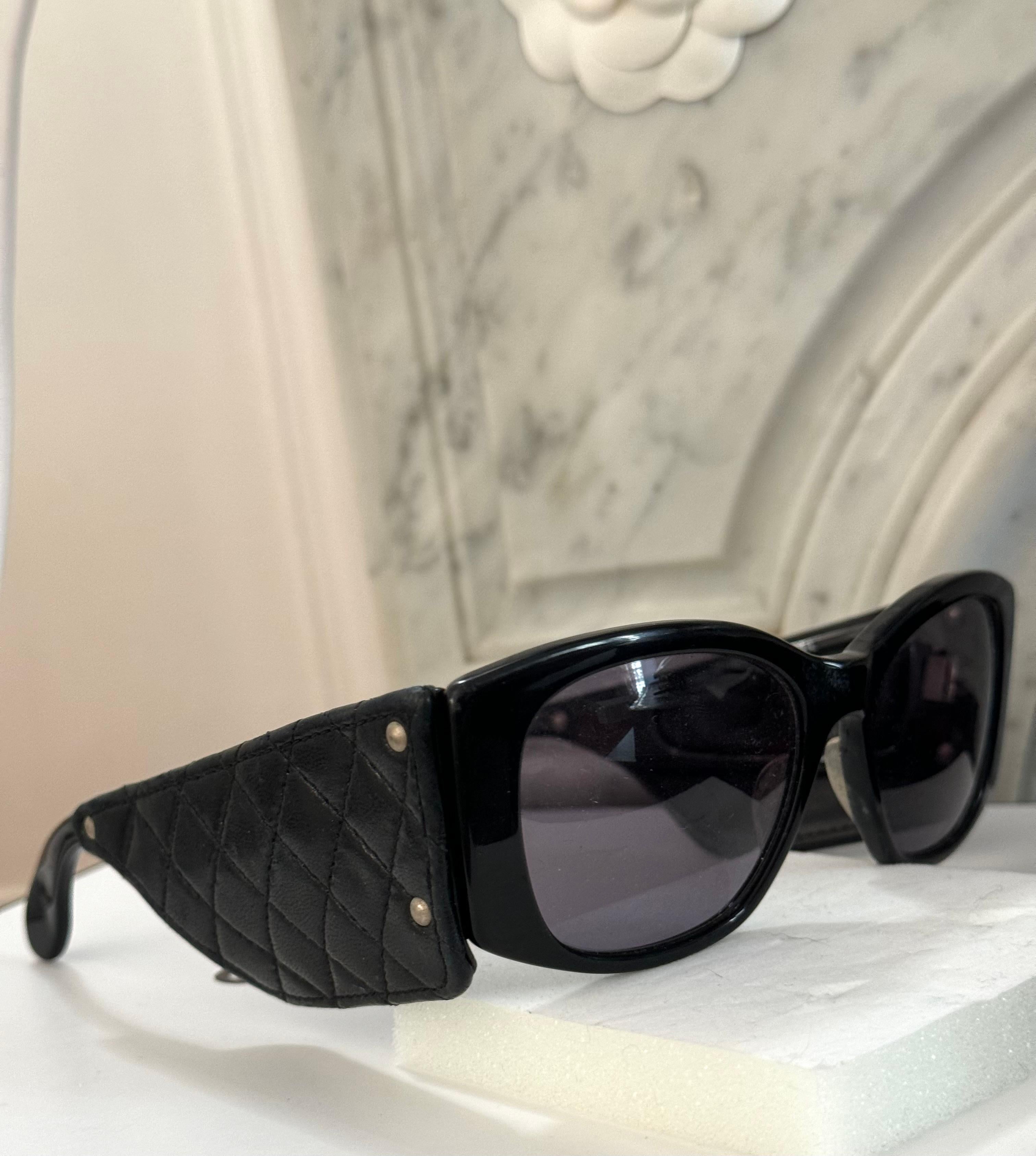 Rare Chanel 1988 vintage aviator pilot sunglasses  For Sale 7