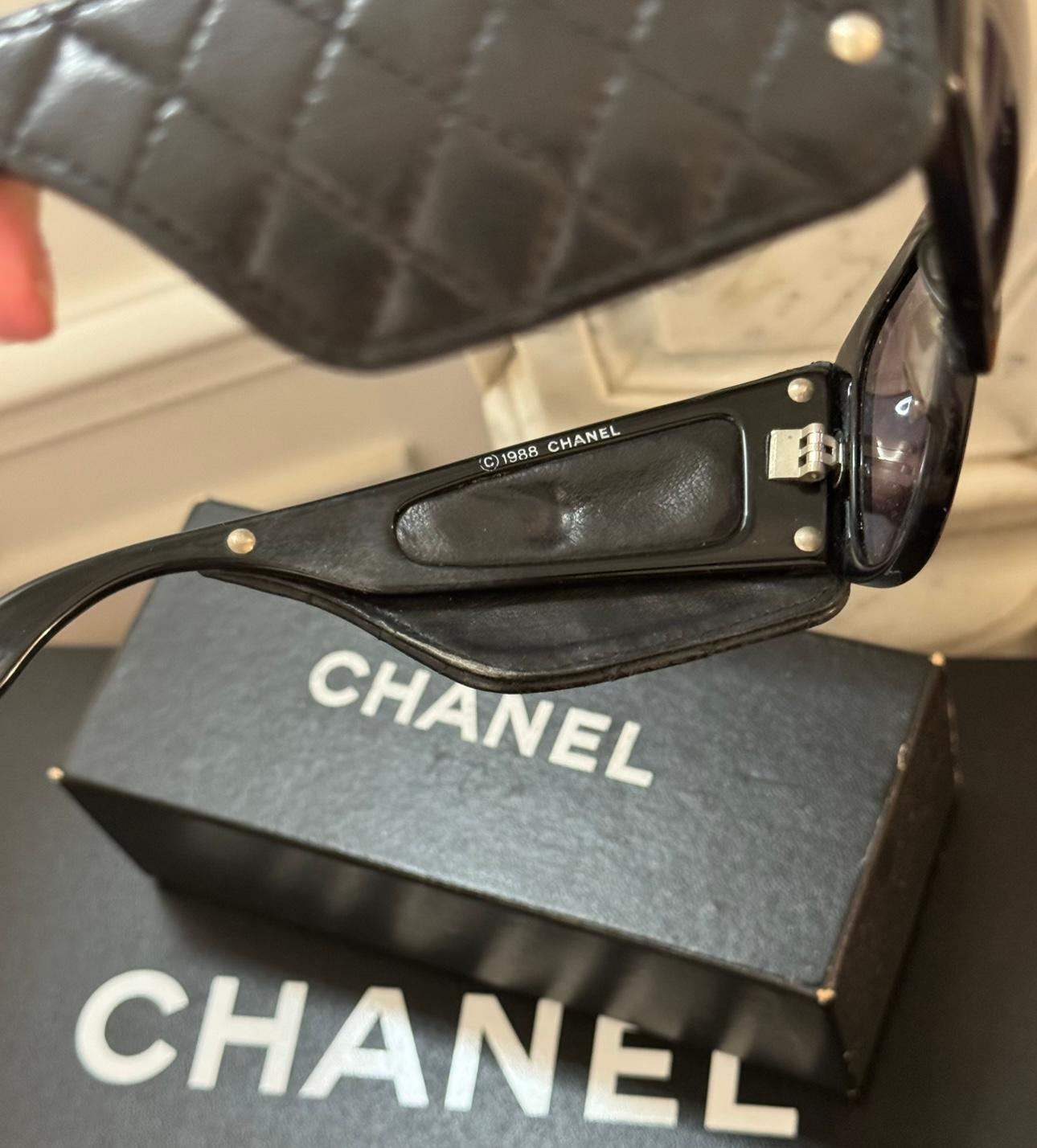 Rare Chanel 1988 vintage aviator pilot sunglasses  For Sale 9