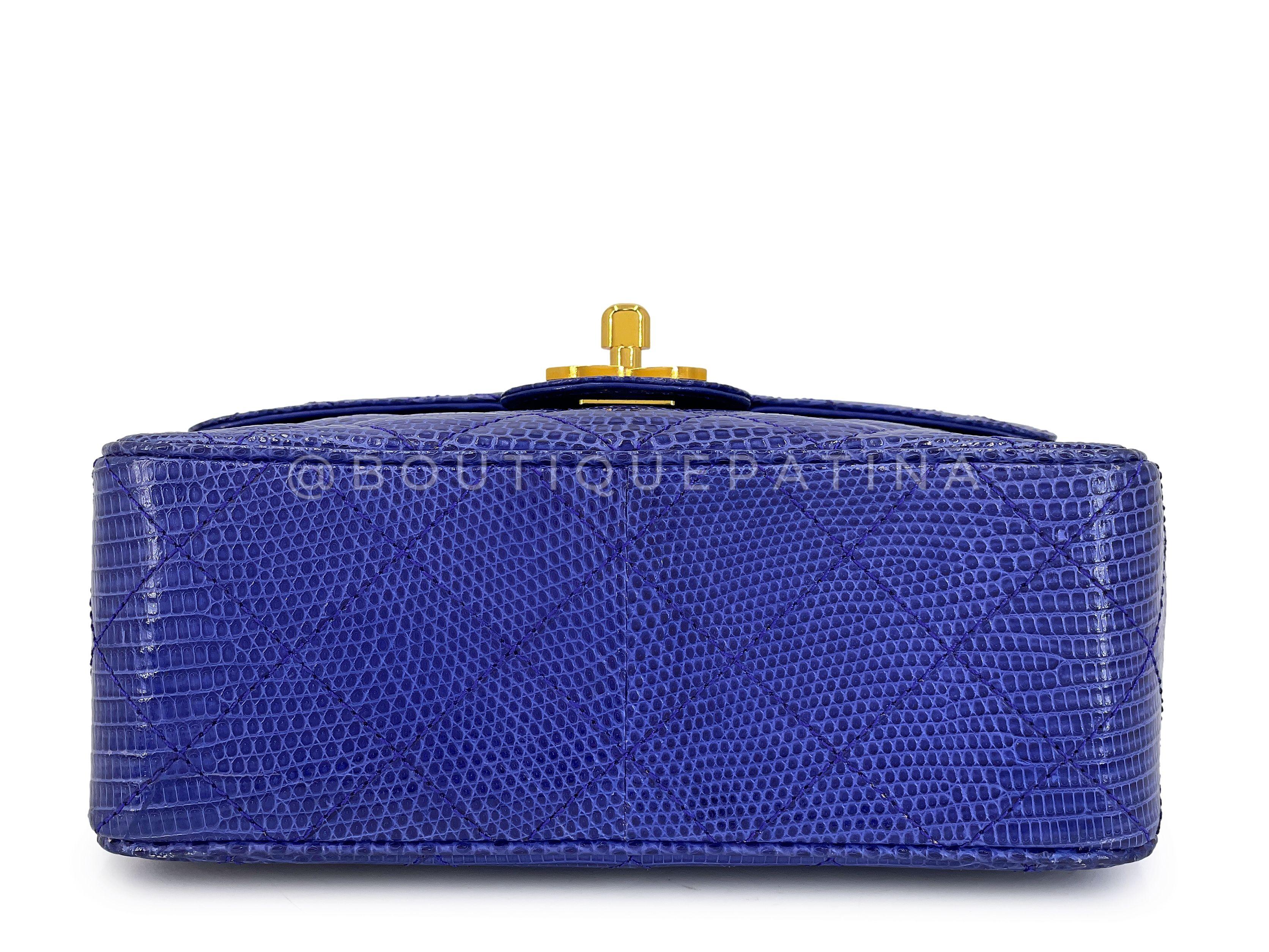 Rare Chanel 1989 Vintage Mini sac de soirée carré en lézard bleu 24k GHW  68656 en vente 1