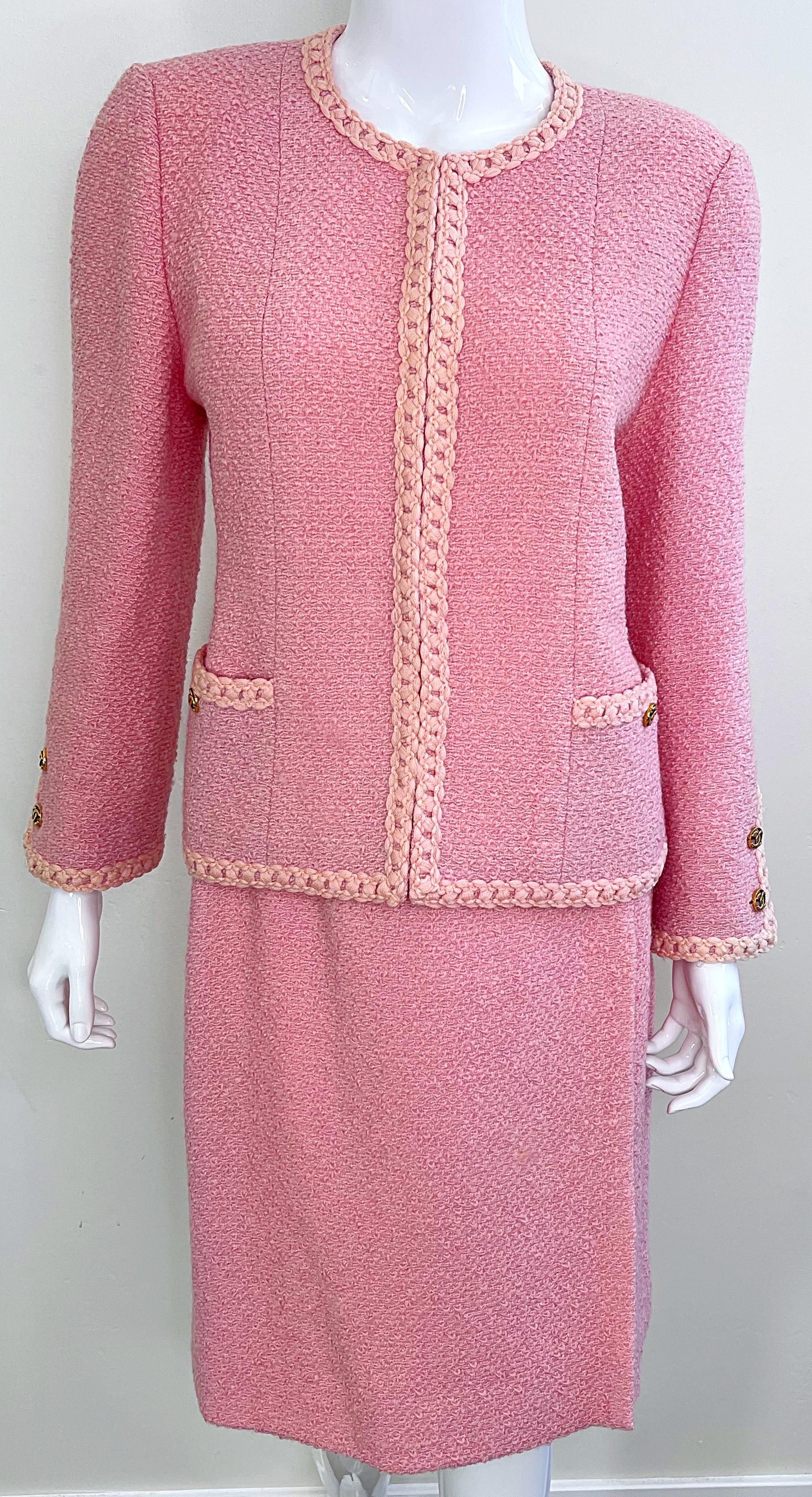 Seltener Chanel 1990er Größe 44 10 Bubblegum Pink Boucle Vintage 90er Jahre Jacke Rock Anzug im Angebot 9