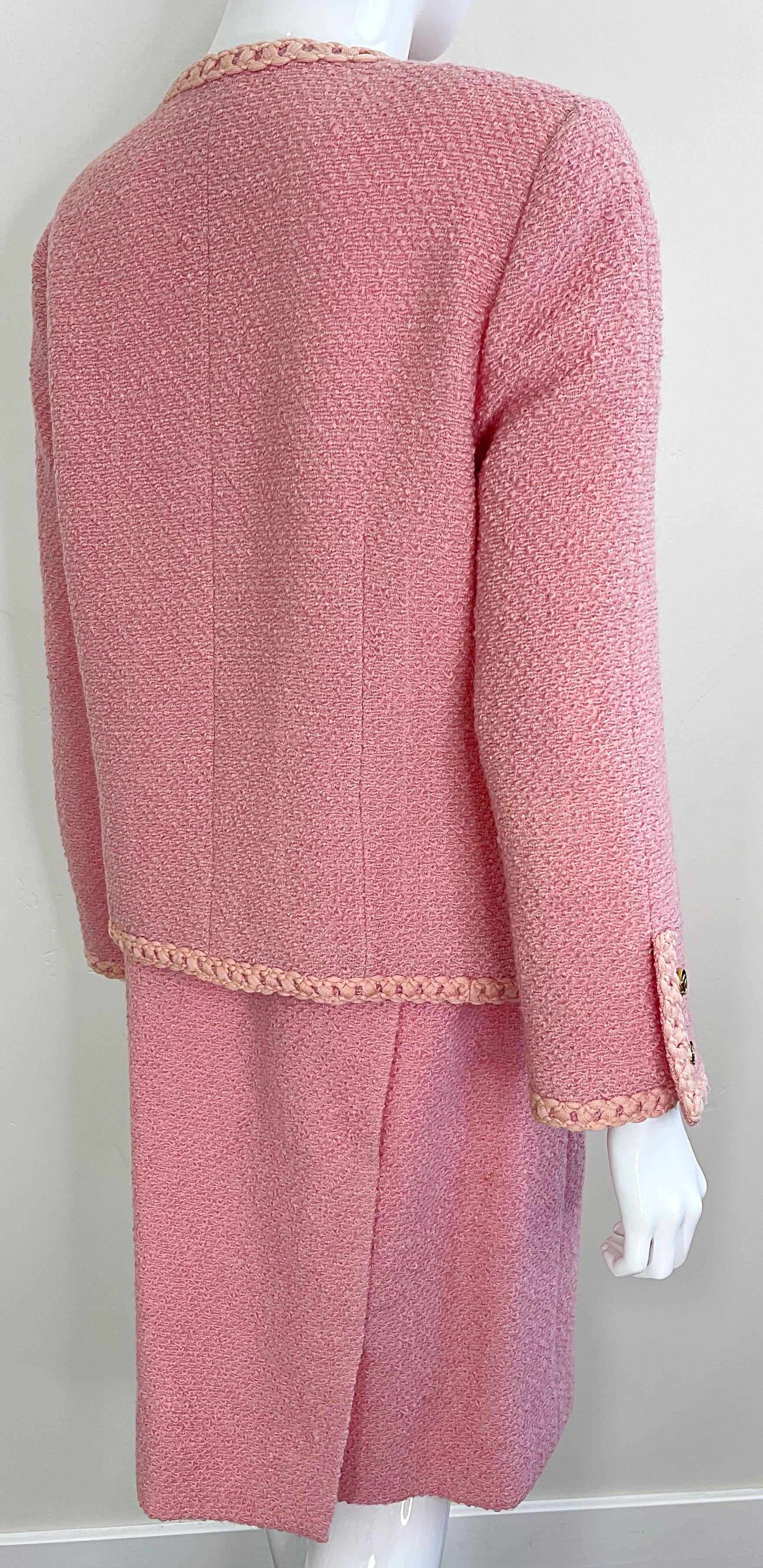 Seltener Chanel 1990er Größe 44 10 Bubblegum Pink Boucle Vintage 90er Jahre Jacke Rock Anzug im Angebot 11
