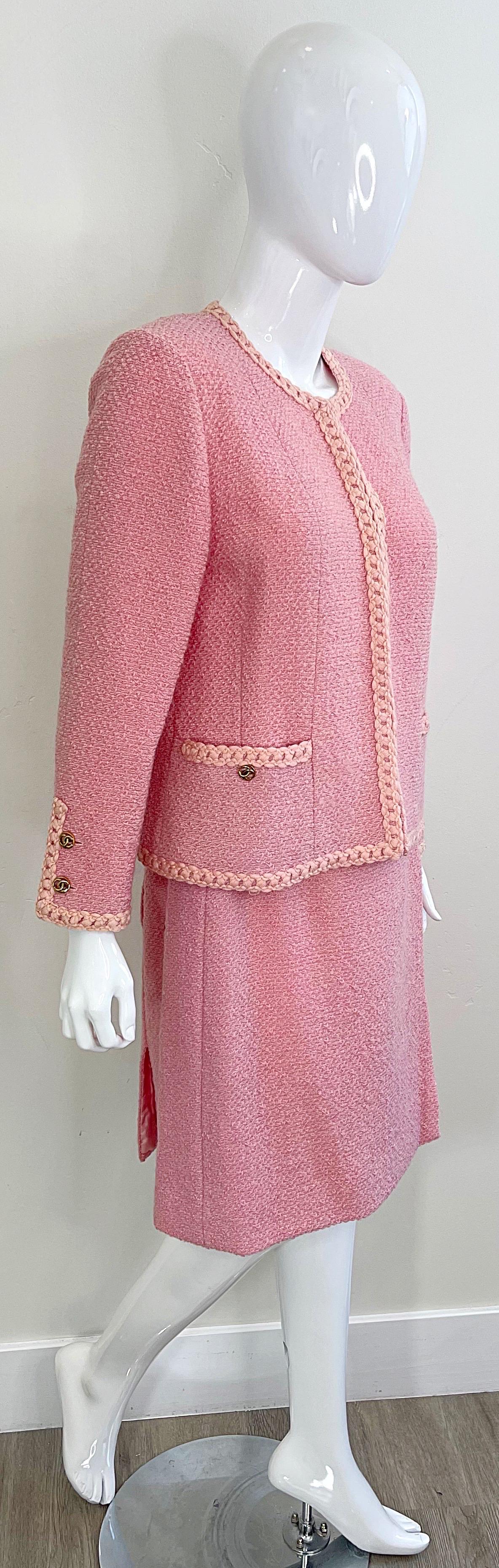 Seltener Chanel 1990er Größe 44 10 Bubblegum Pink Boucle Vintage 90er Jahre Jacke Rock Anzug im Angebot 13