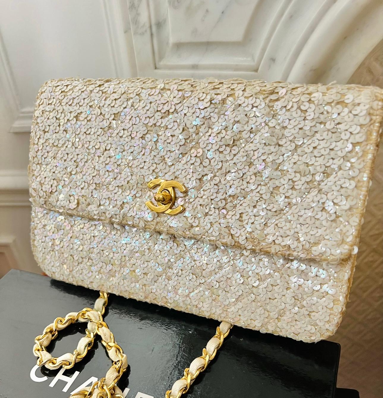 Beige Rare Chanel 1991 Anna Wintour vintage sequined single flap bag For Sale