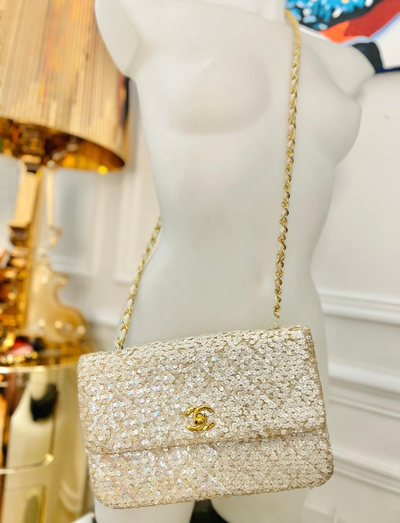 Women's or Men's Rare Chanel 1991 Anna Wintour vintage sequined single flap bag For Sale