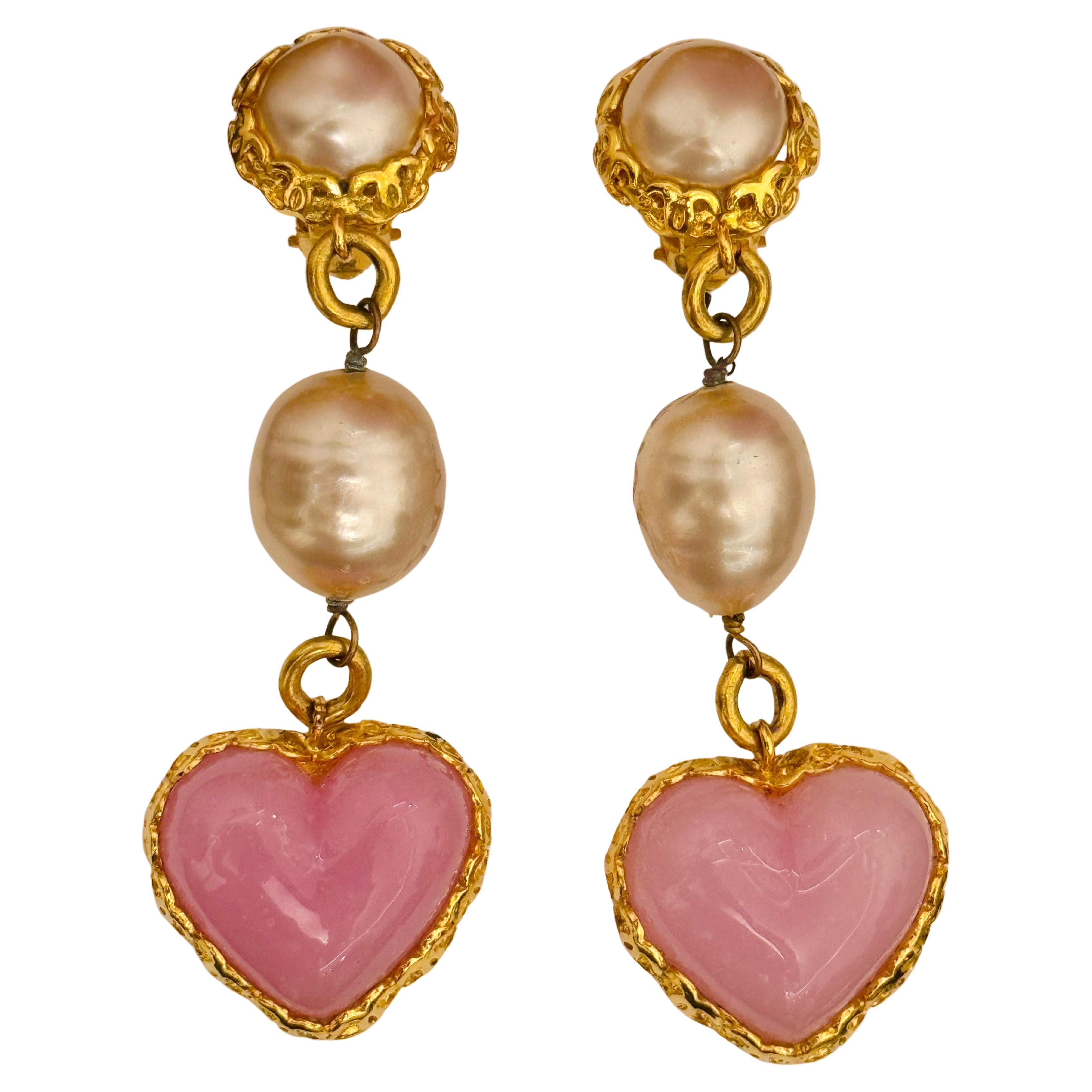 Raros pendientes de clip con corazón rosa Gripoix de Chanel 1992