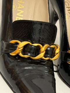 Rare Chanel 1994 black patent leather and chunky chain heels shoes