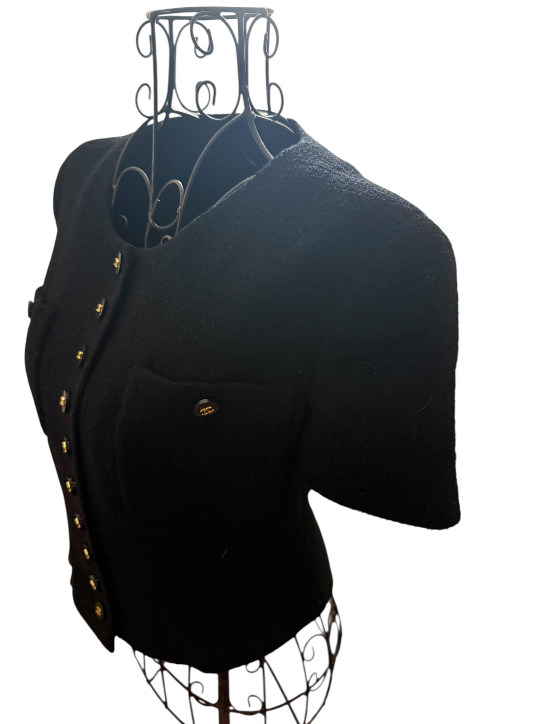 Seltene Chanel 1995 Barbie Collection Bolero beschnittene schwarze Tweedjacke (Schwarz) im Angebot