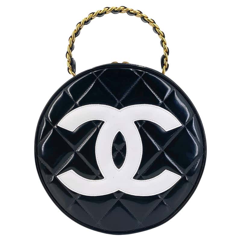 Vintage Chanel Shoulder Bags - 2,897 For Sale at 1stDibs | vintage ...