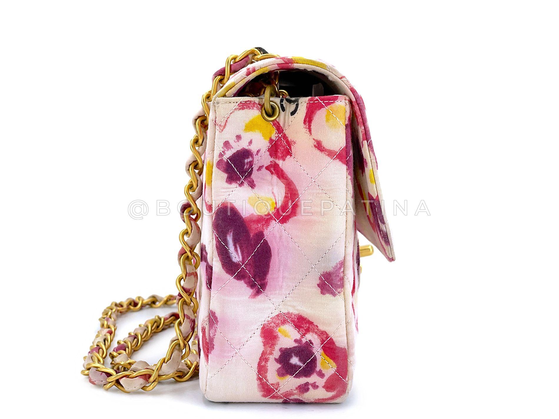 Rare Chanel 1996 Vintage Watercolor Floral Medium Classic Flap Bag 24k GHW 68568 In Excellent Condition For Sale In Costa Mesa, CA