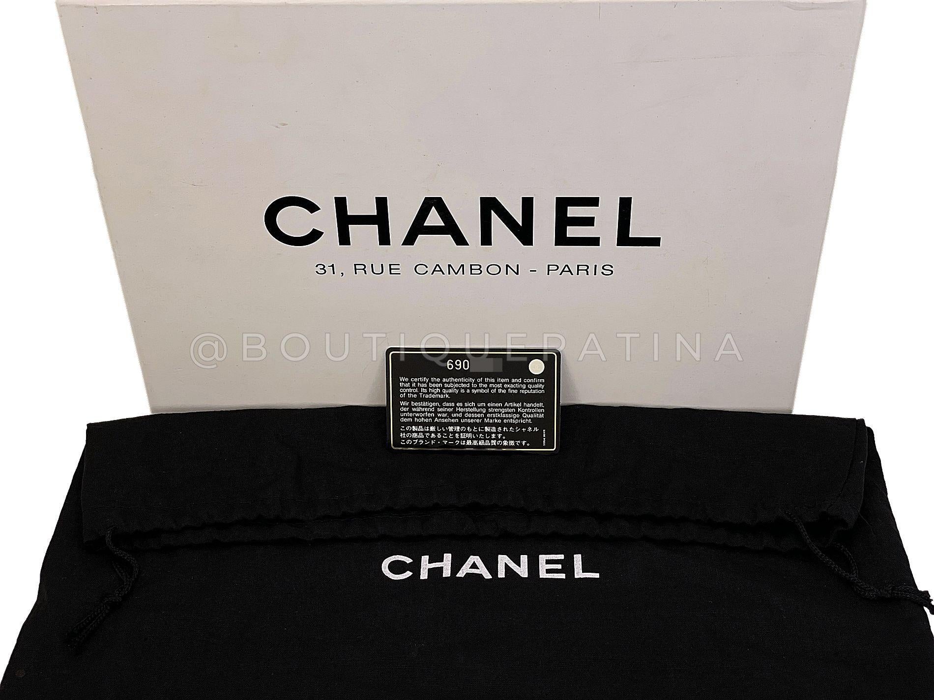 Chanel 2002 Vintage Velvet COCO Retro Sac à poignée supérieure 24 GHW 67879 en vente 9