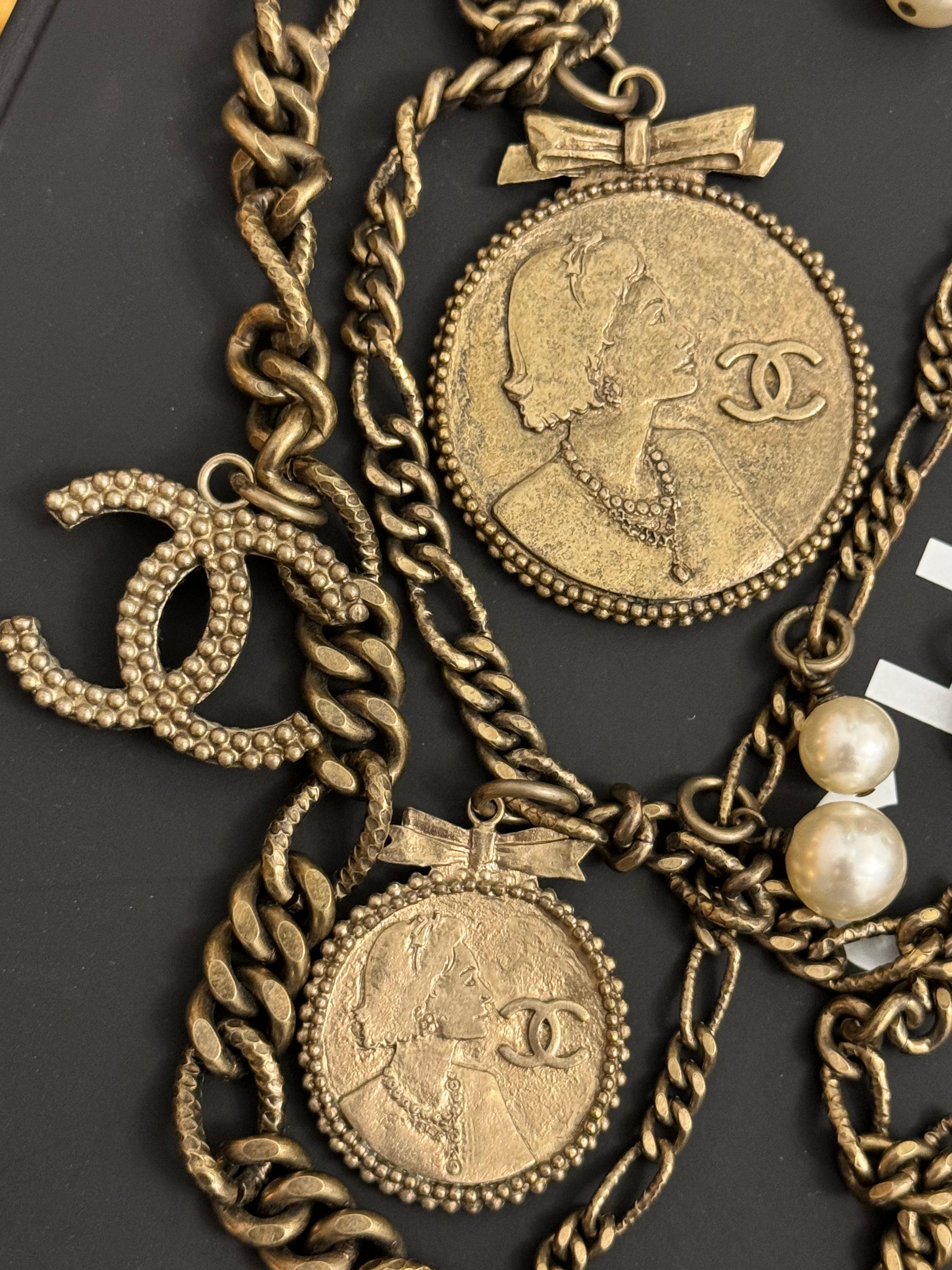 Rare Chanel 2005 the devil wears Prada multi strand sautoir necklace in vendita 10